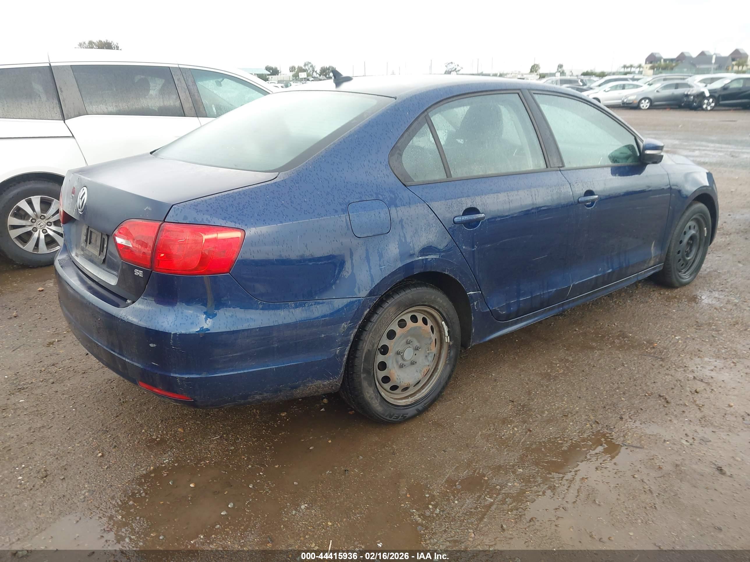 VOLKSWAGEN JETTA image 4