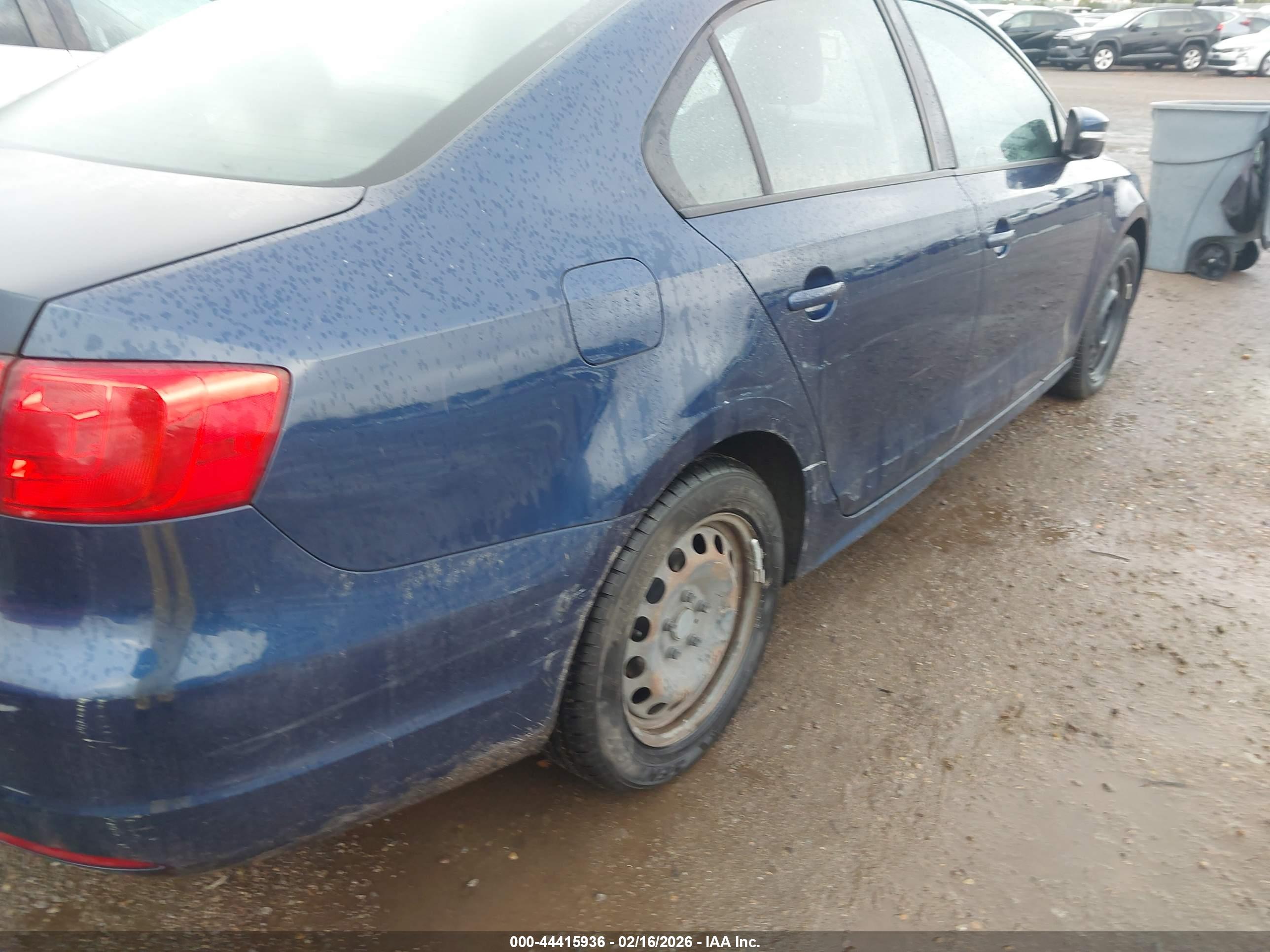 VOLKSWAGEN JETTA image 6