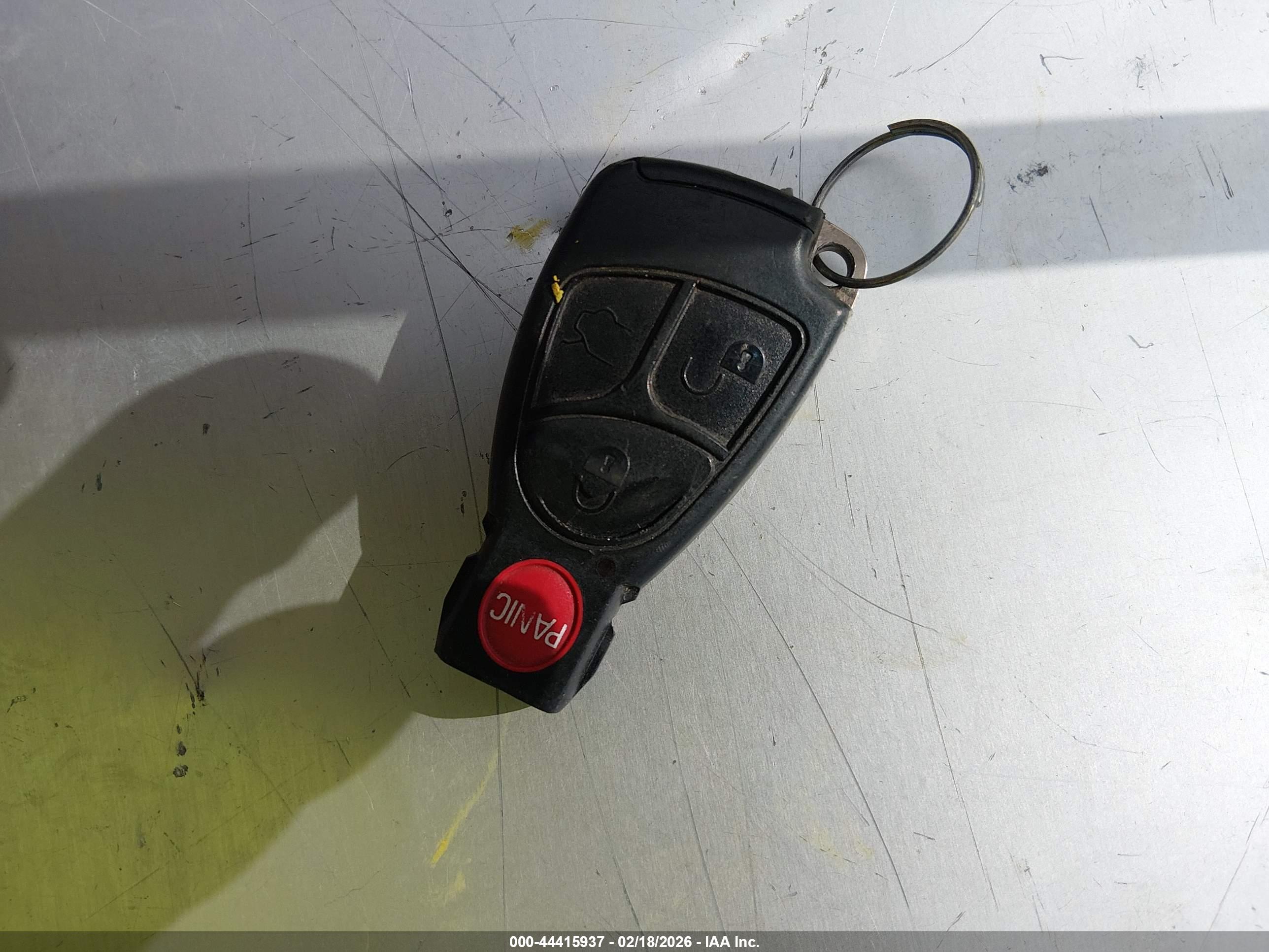 MERCEDES-BENZ E image 11