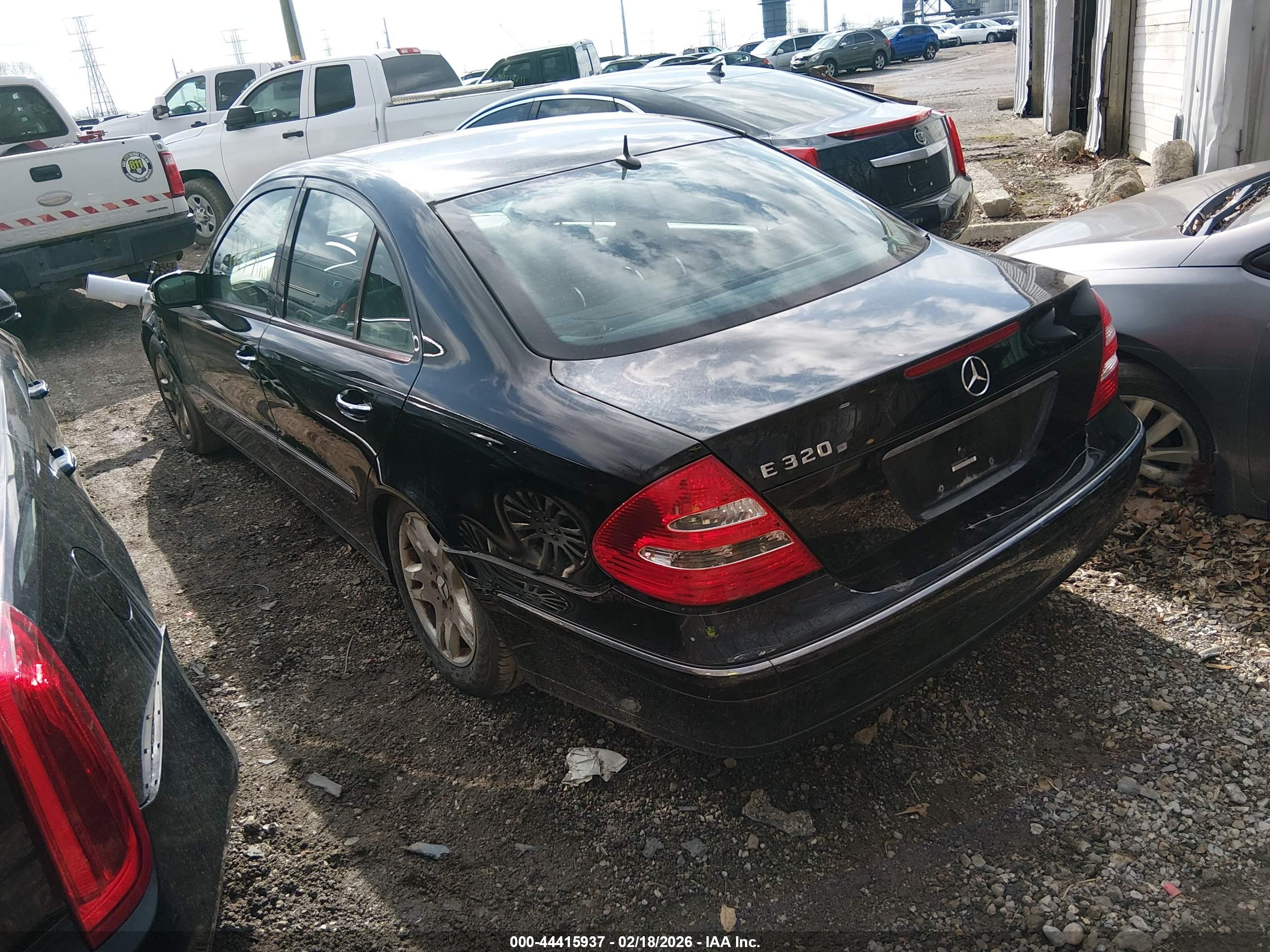 MERCEDES-BENZ E image 3