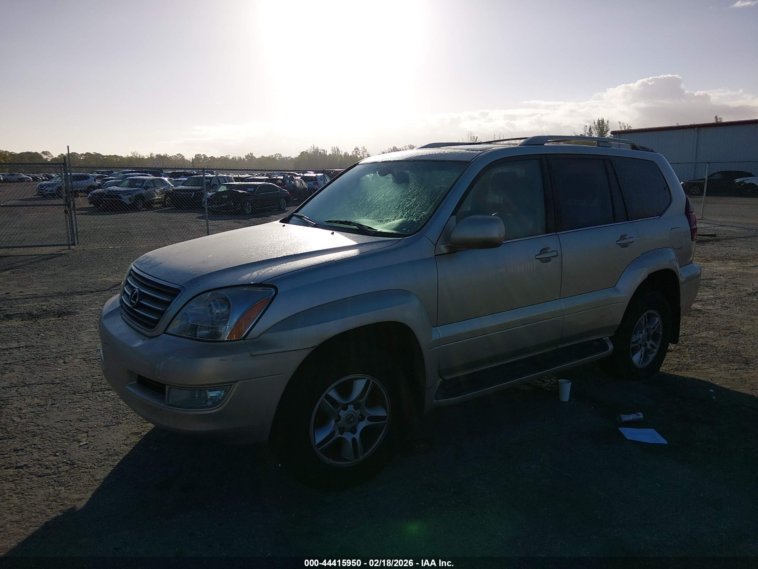 LEXUS GX image 2