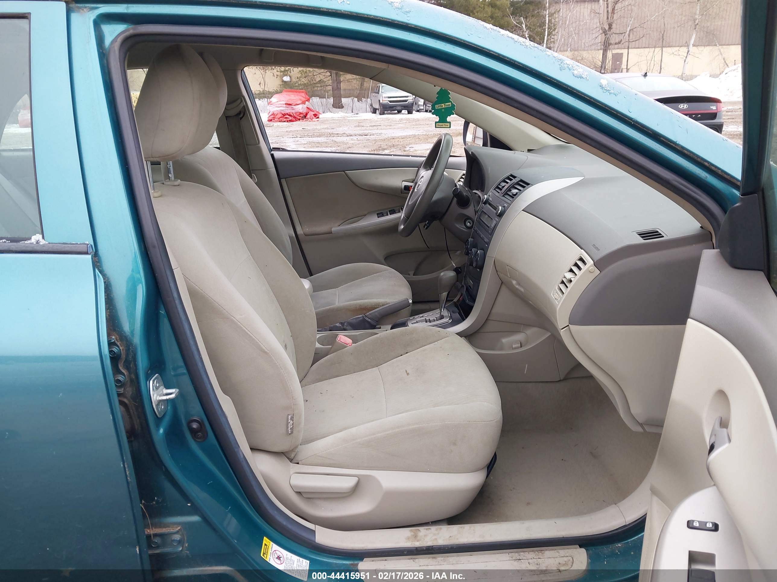 TOYOTA COROLLA image 5