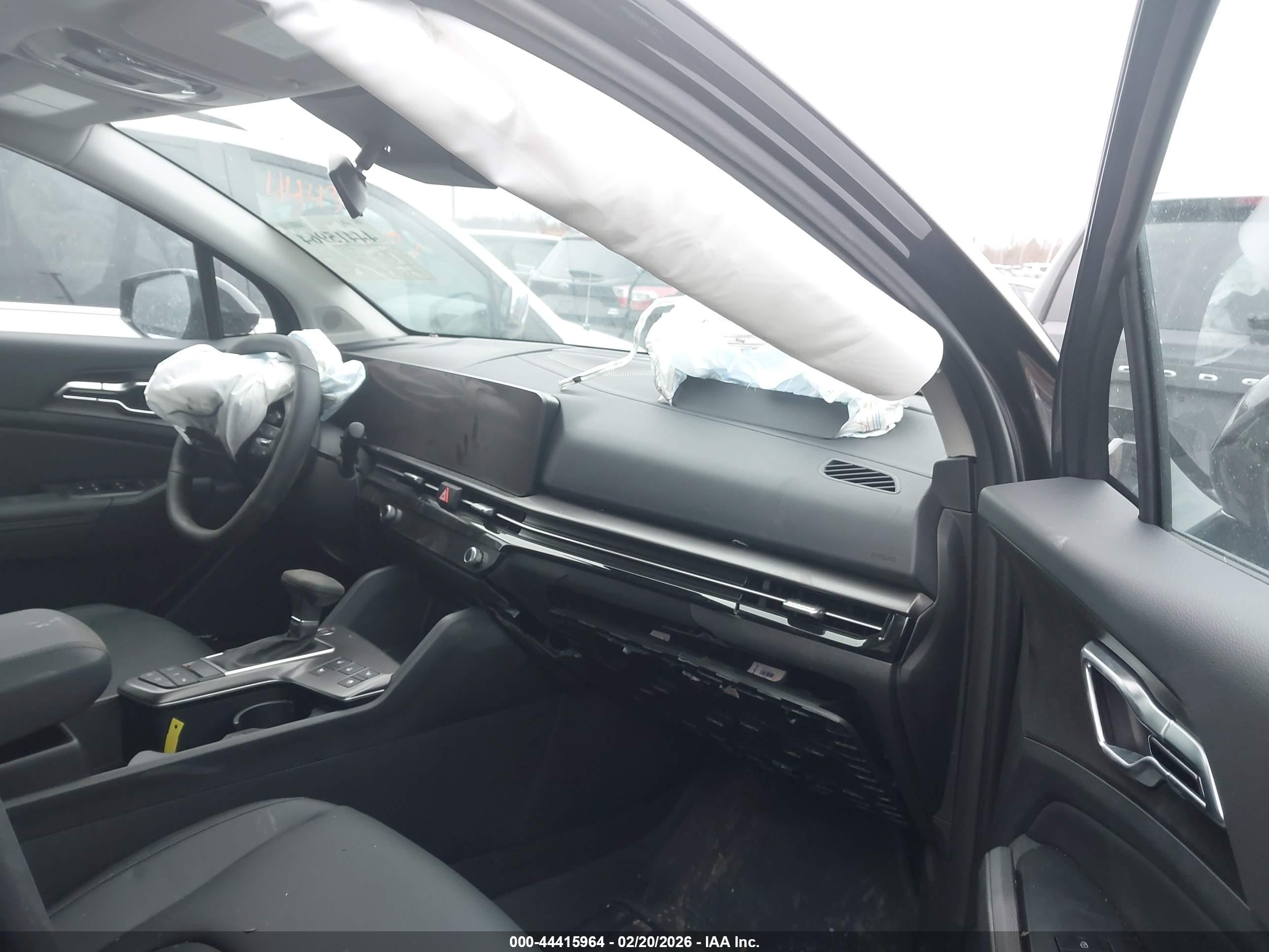 KIA SPORTAGE image 5