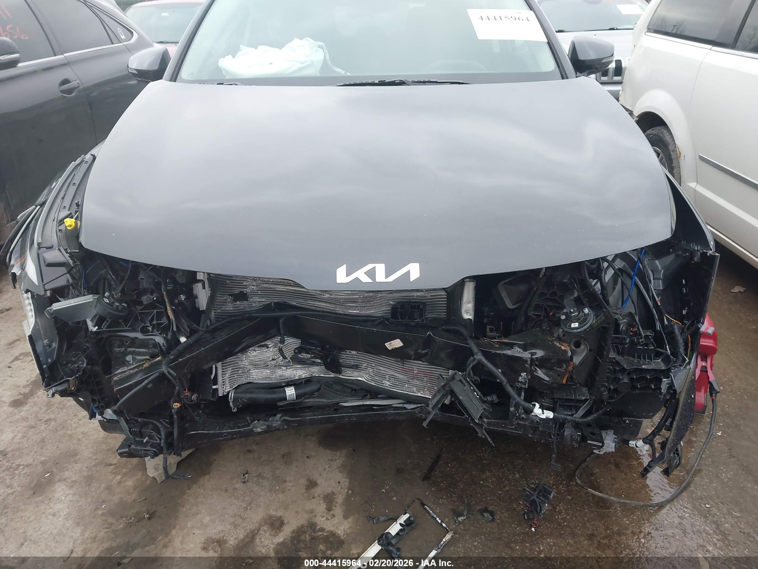KIA SPORTAGE image 6