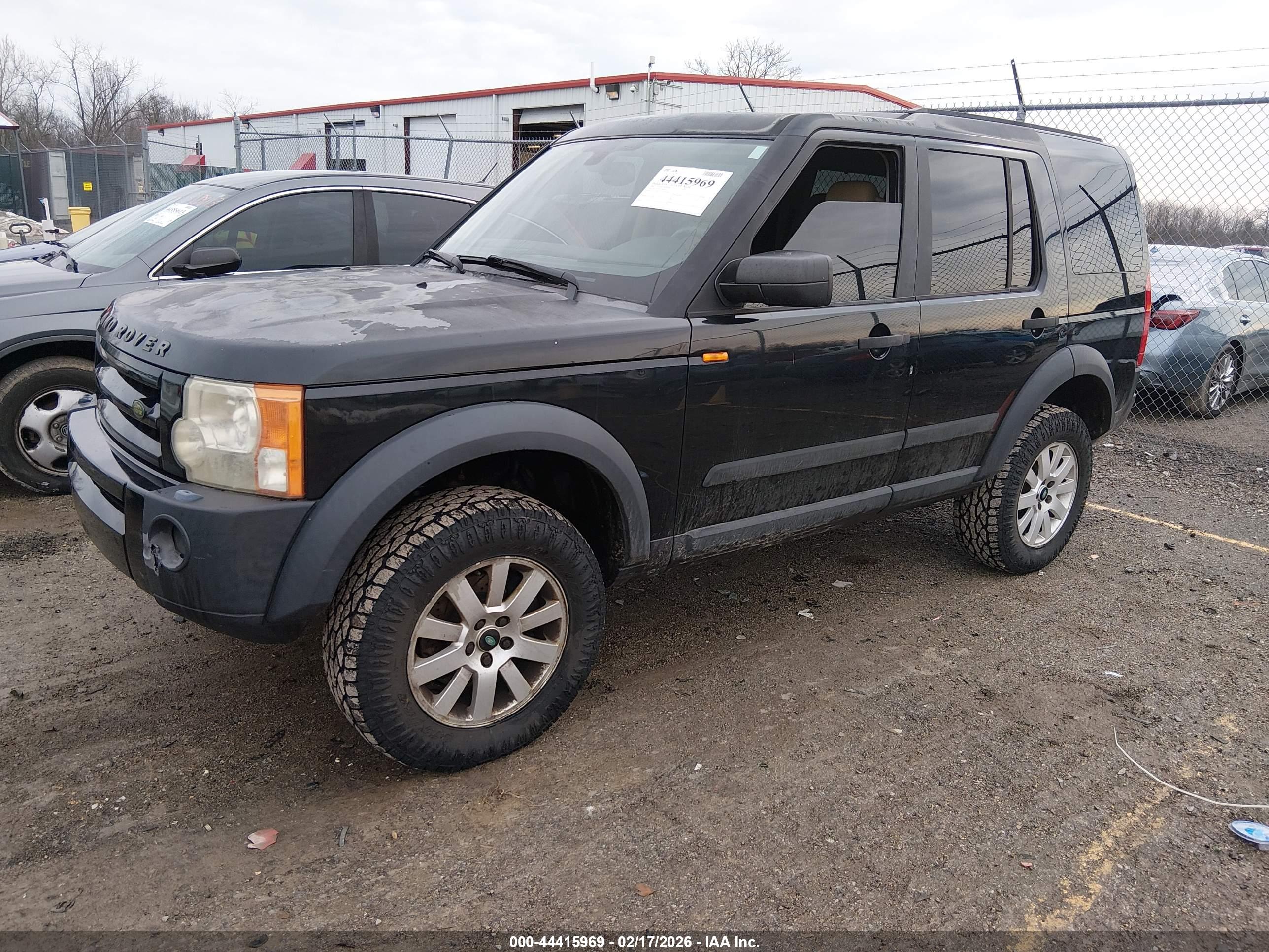 LAND ROVER image 2