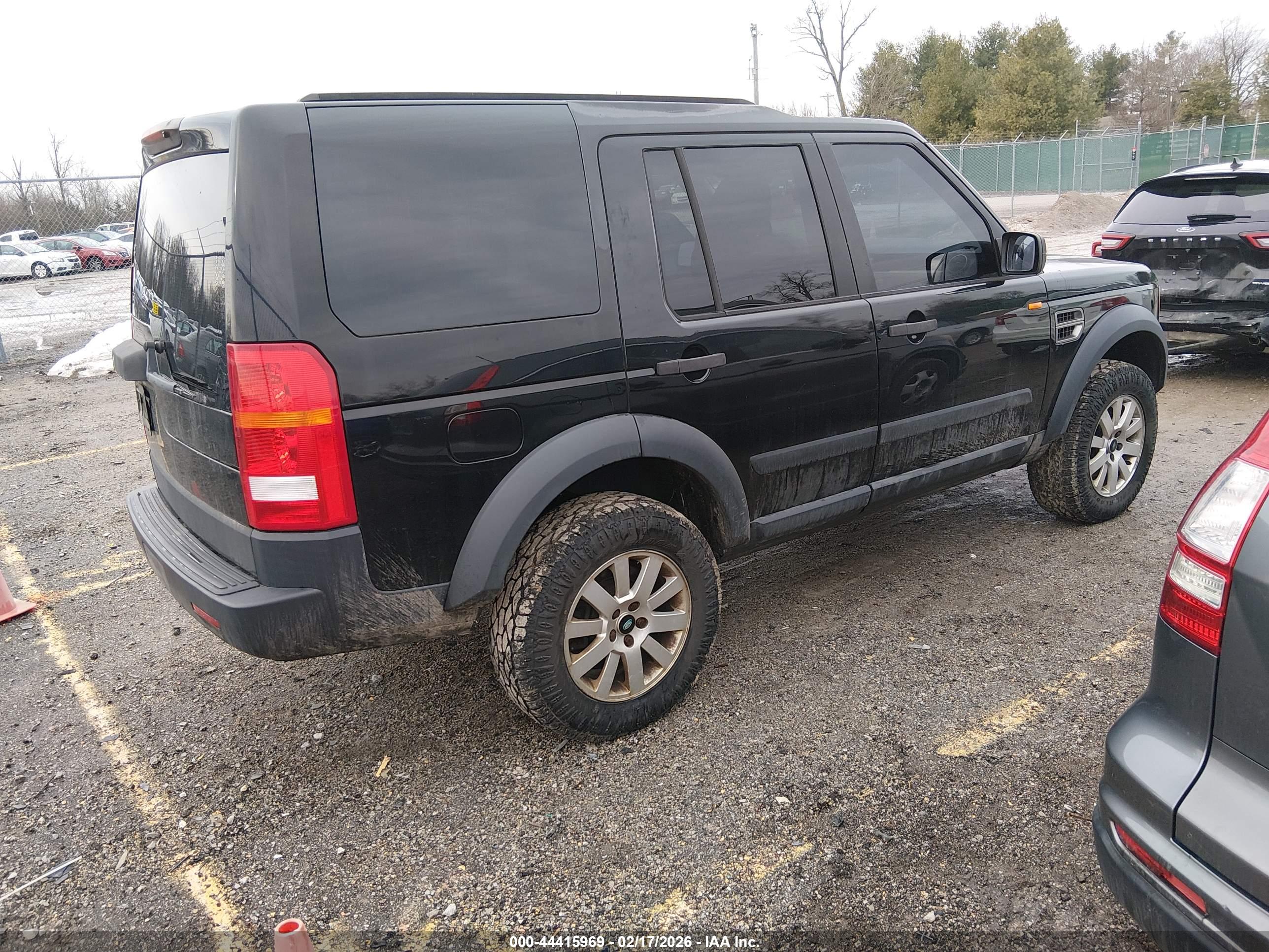LAND ROVER image 4