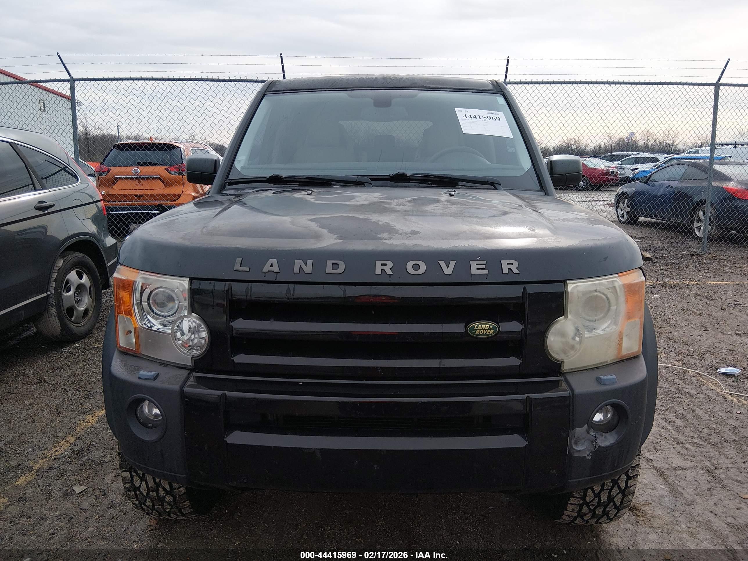 LAND ROVER image 6