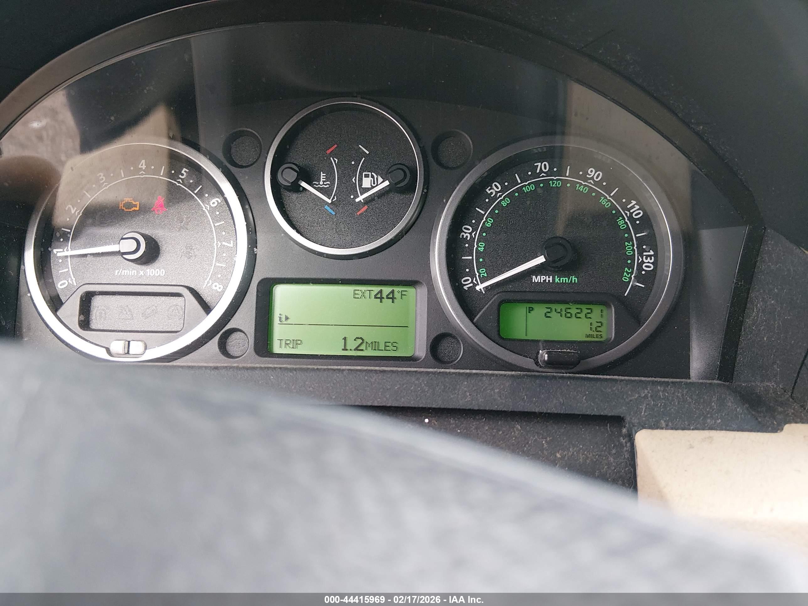 LAND ROVER image 7