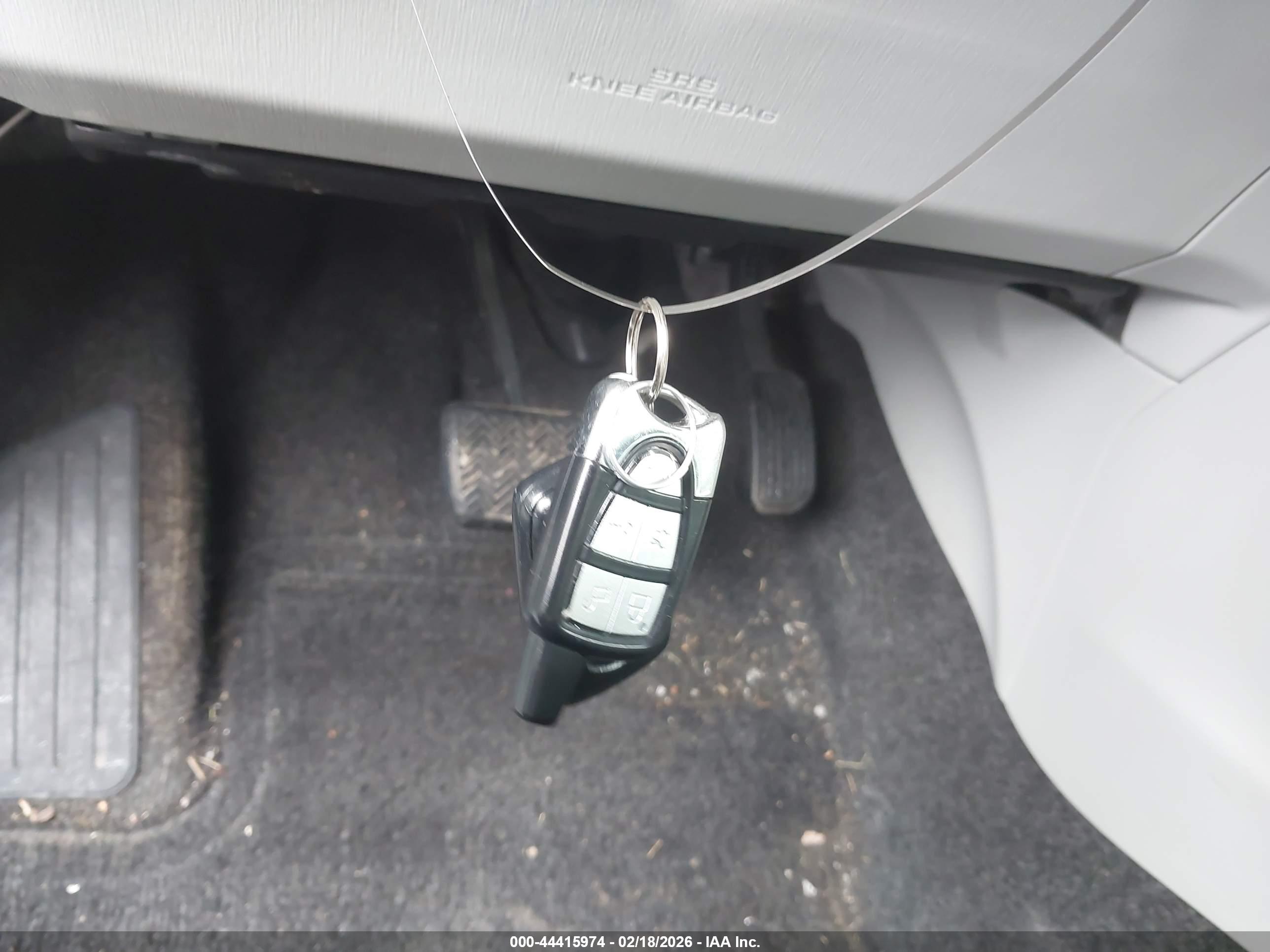 TOYOTA PRIUS image 11