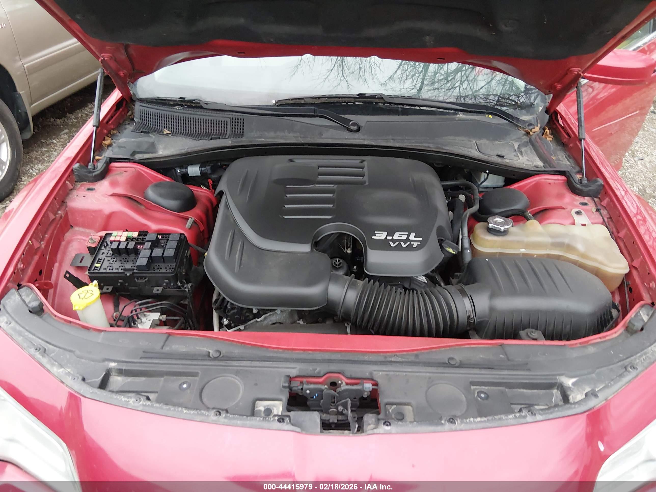 CHRYSLER 300 image 10
