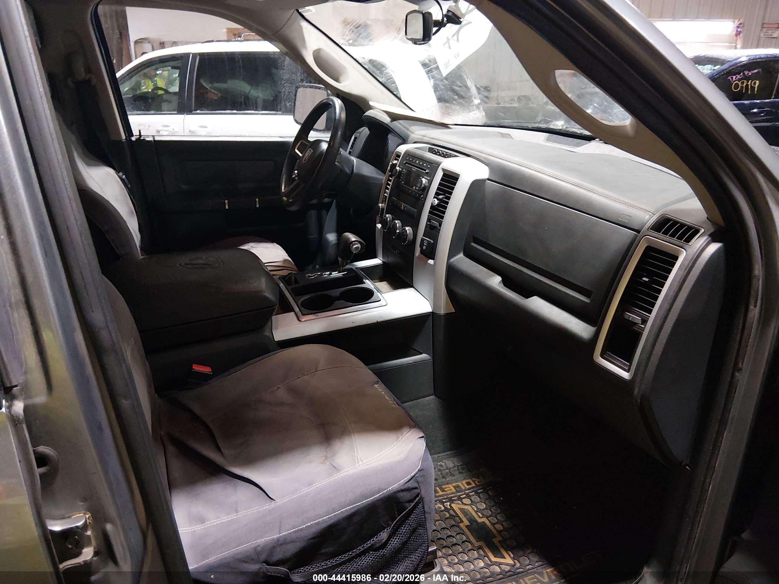 DODGE RAM image 5