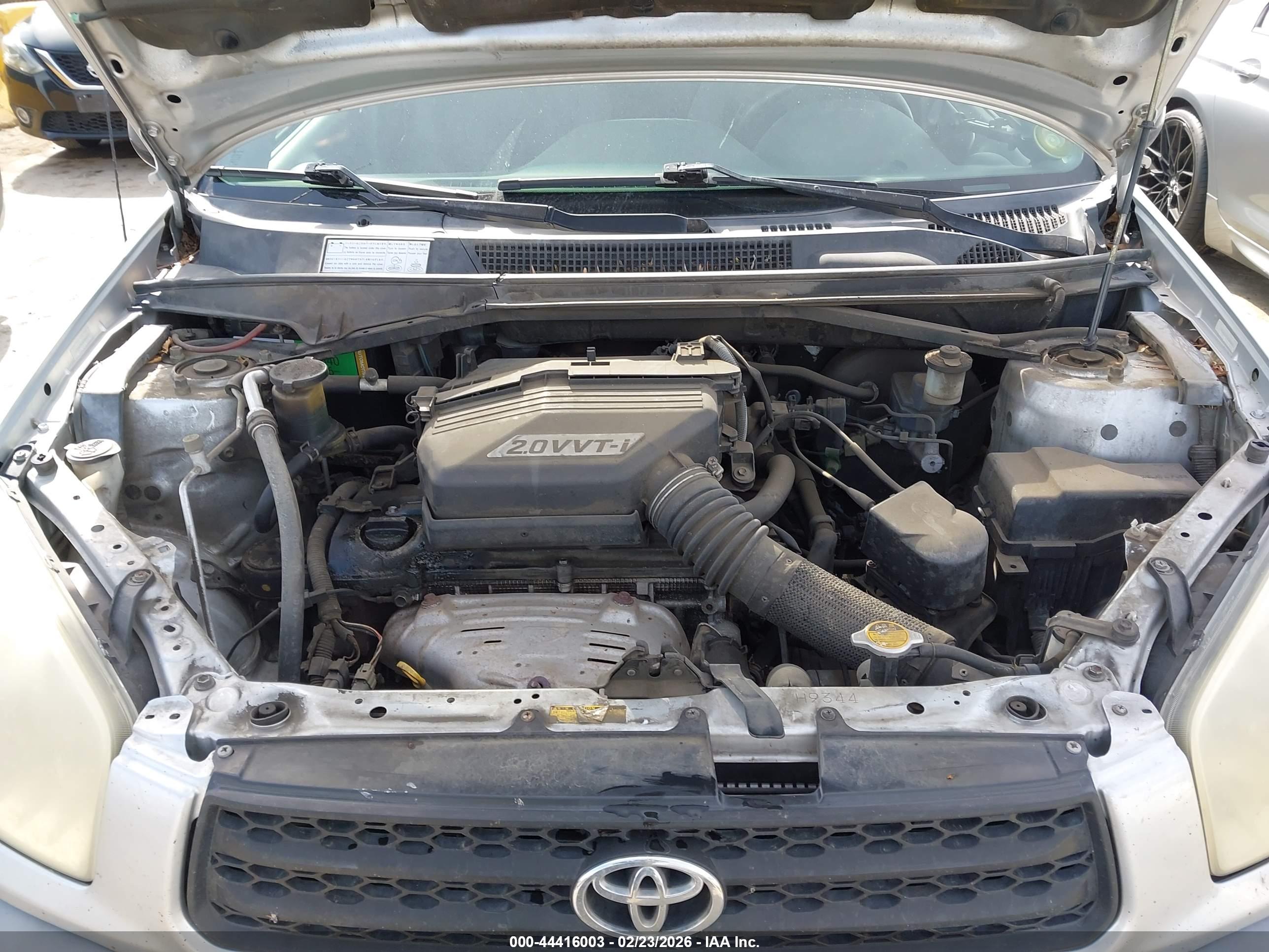 TOYOTA RAV4 image 10
