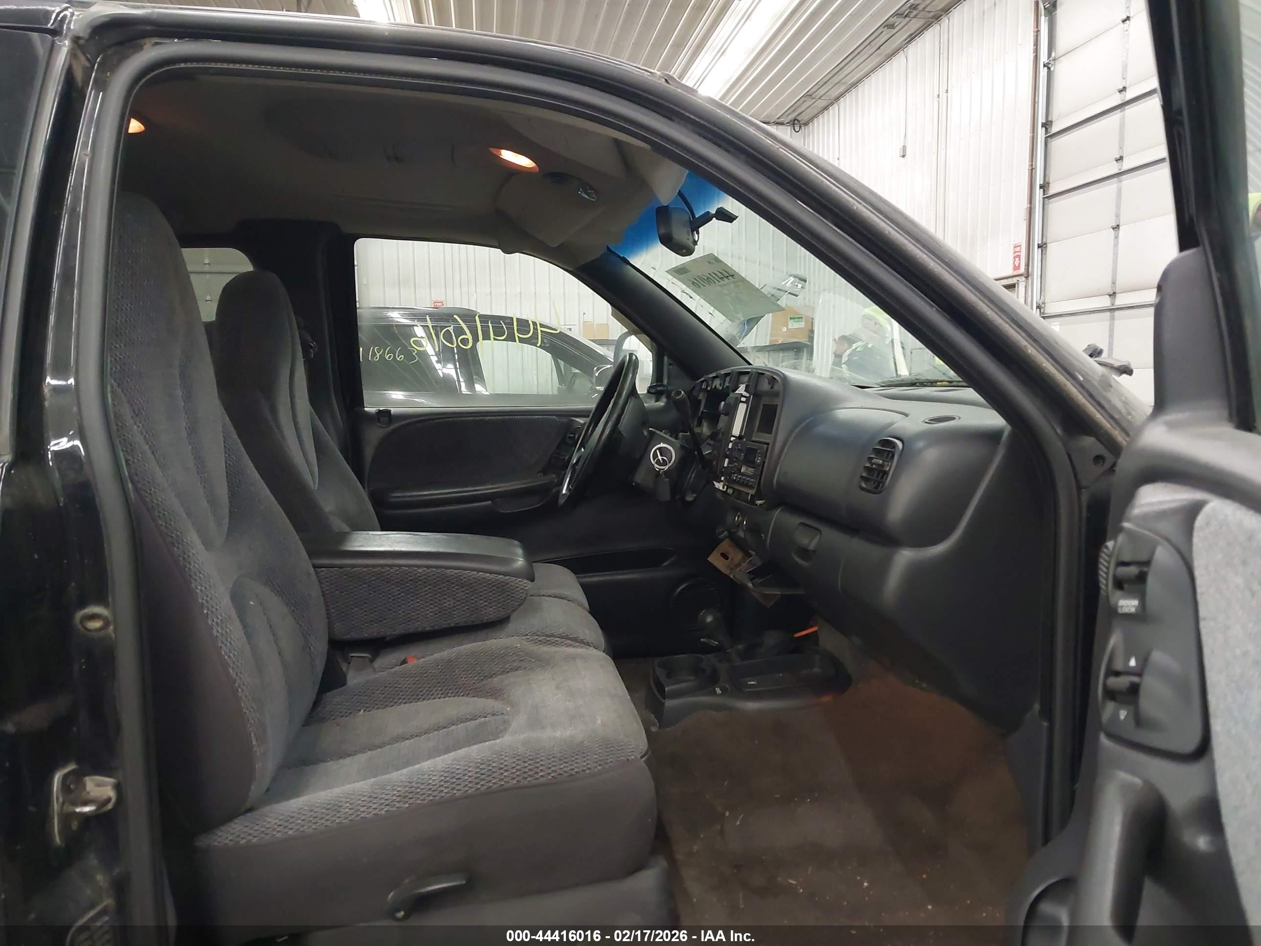 DODGE DAKOTA image 5