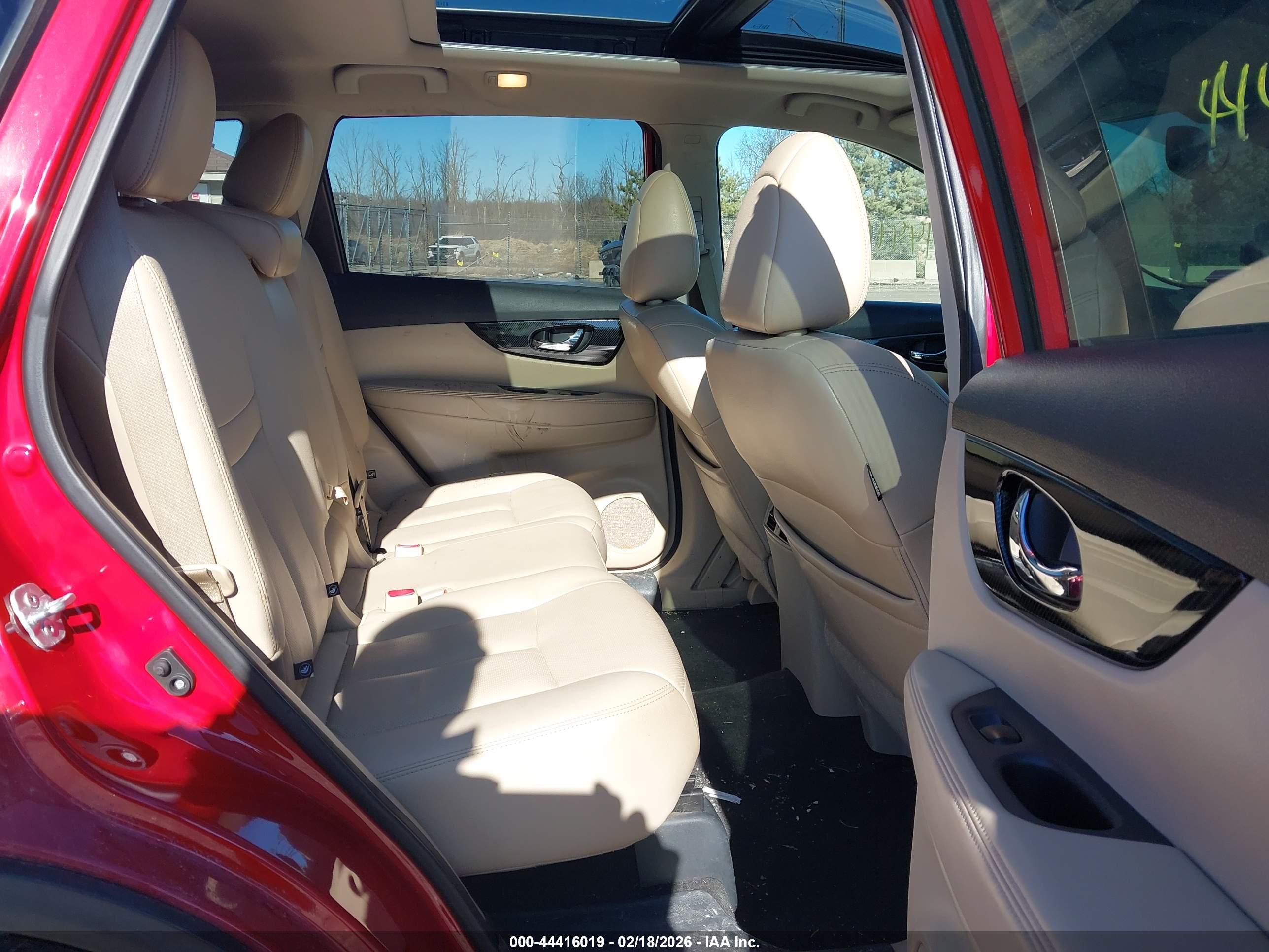 NISSAN ROGUE image 8