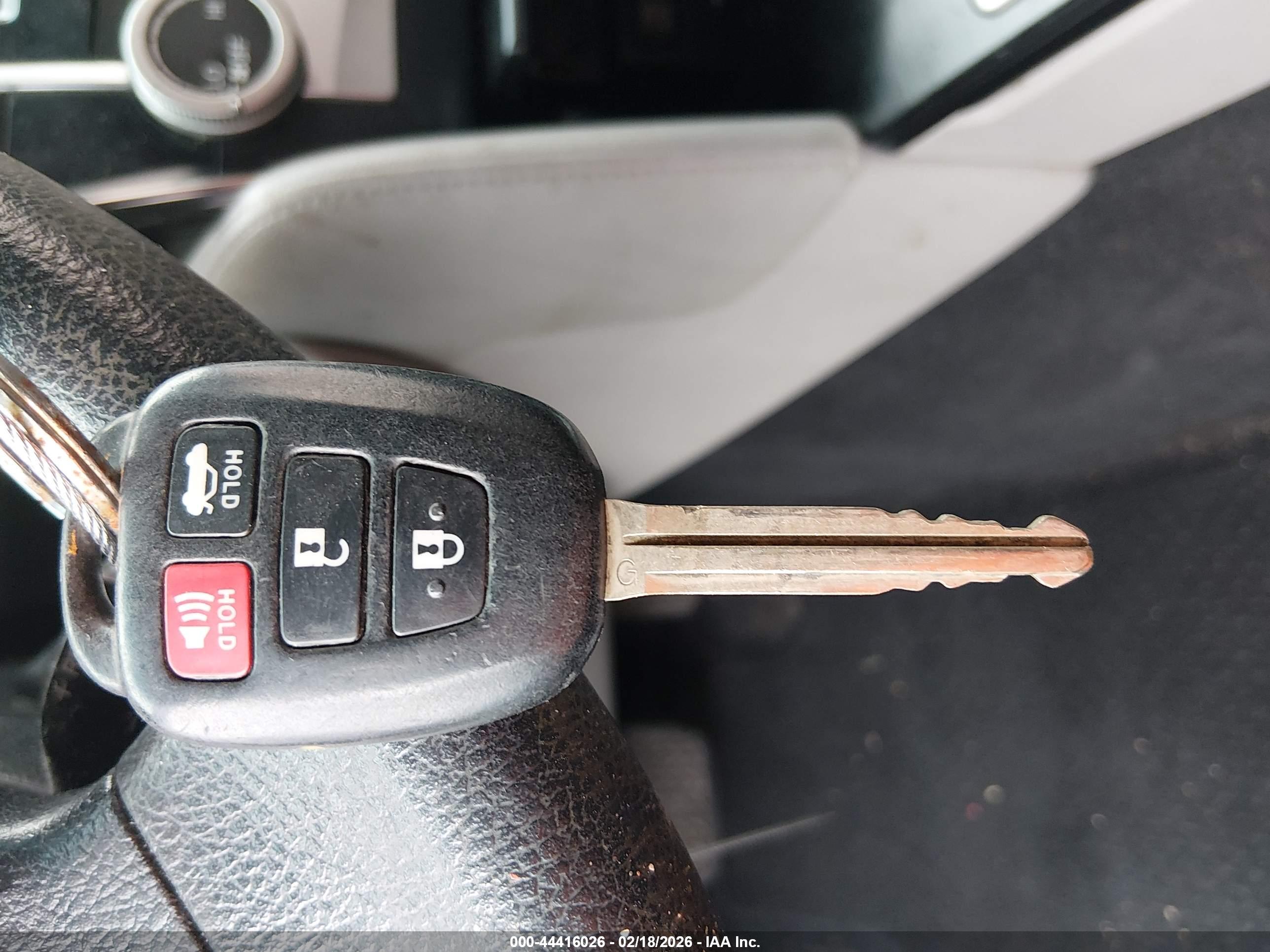 TOYOTA CAMRY image 11