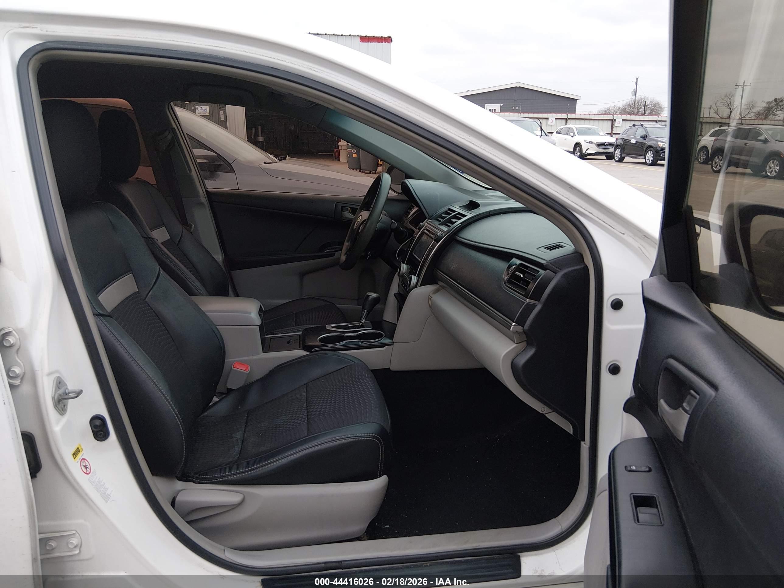 TOYOTA CAMRY image 5