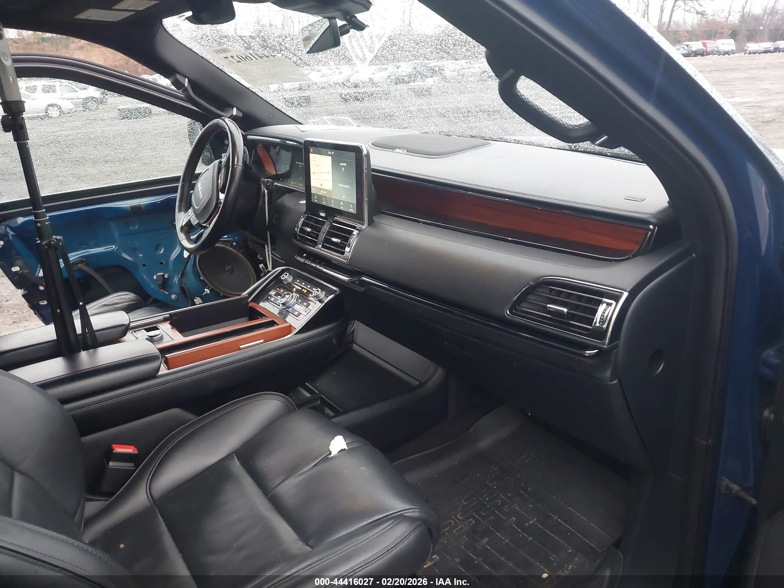 LINCOLN NAVIGATOR image 5