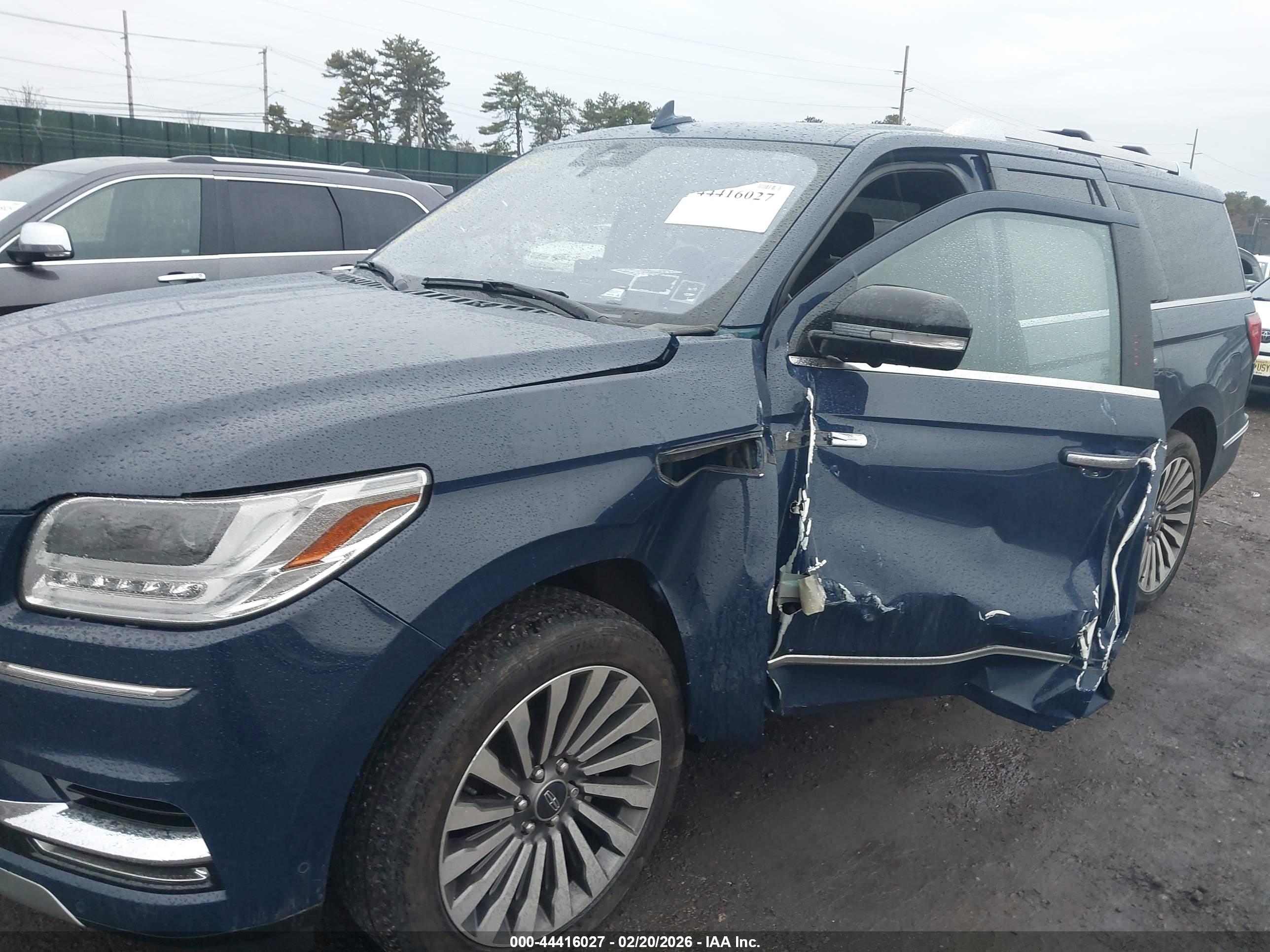 LINCOLN NAVIGATOR image 6