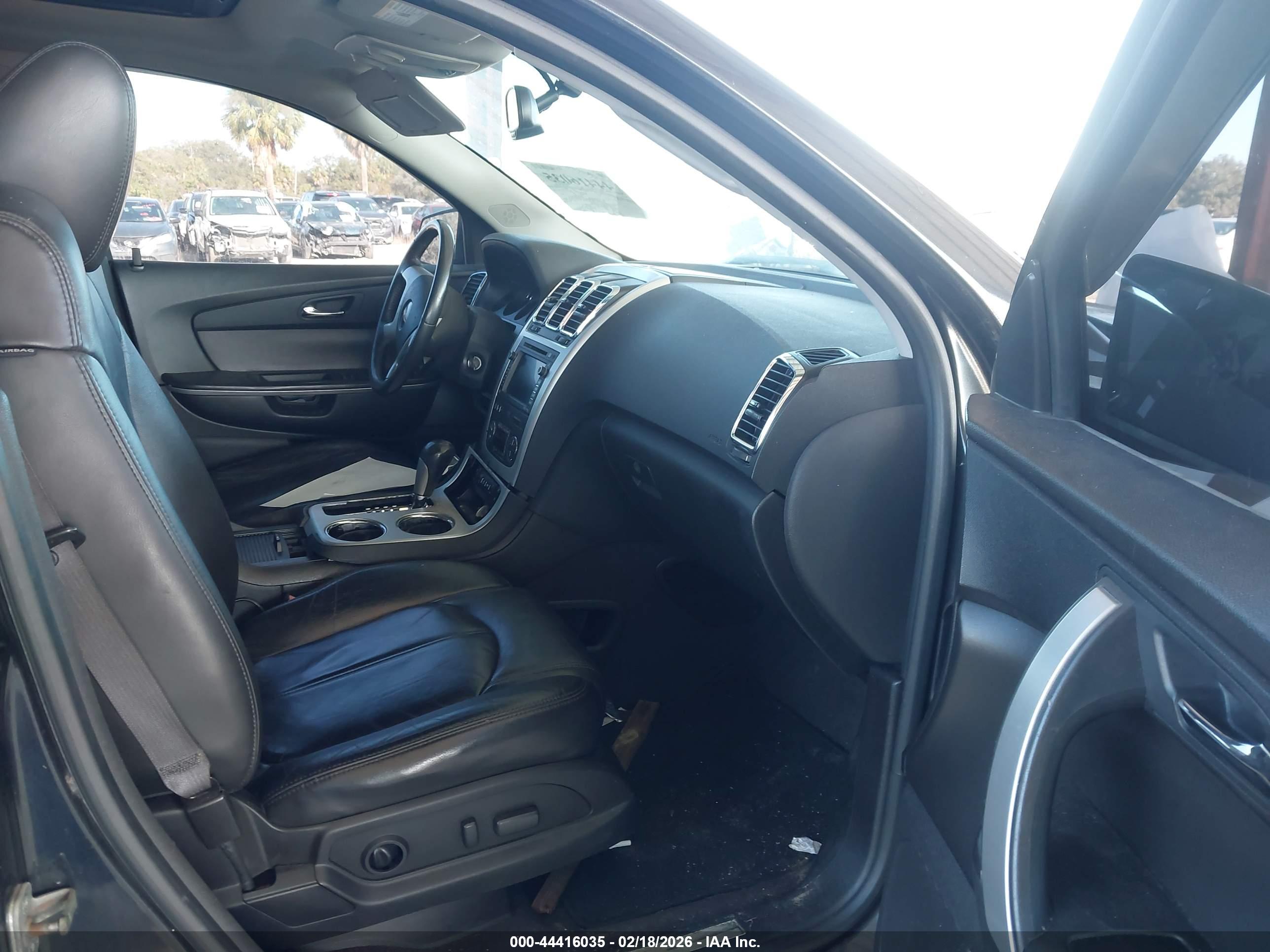 GMC ACADIA image 5