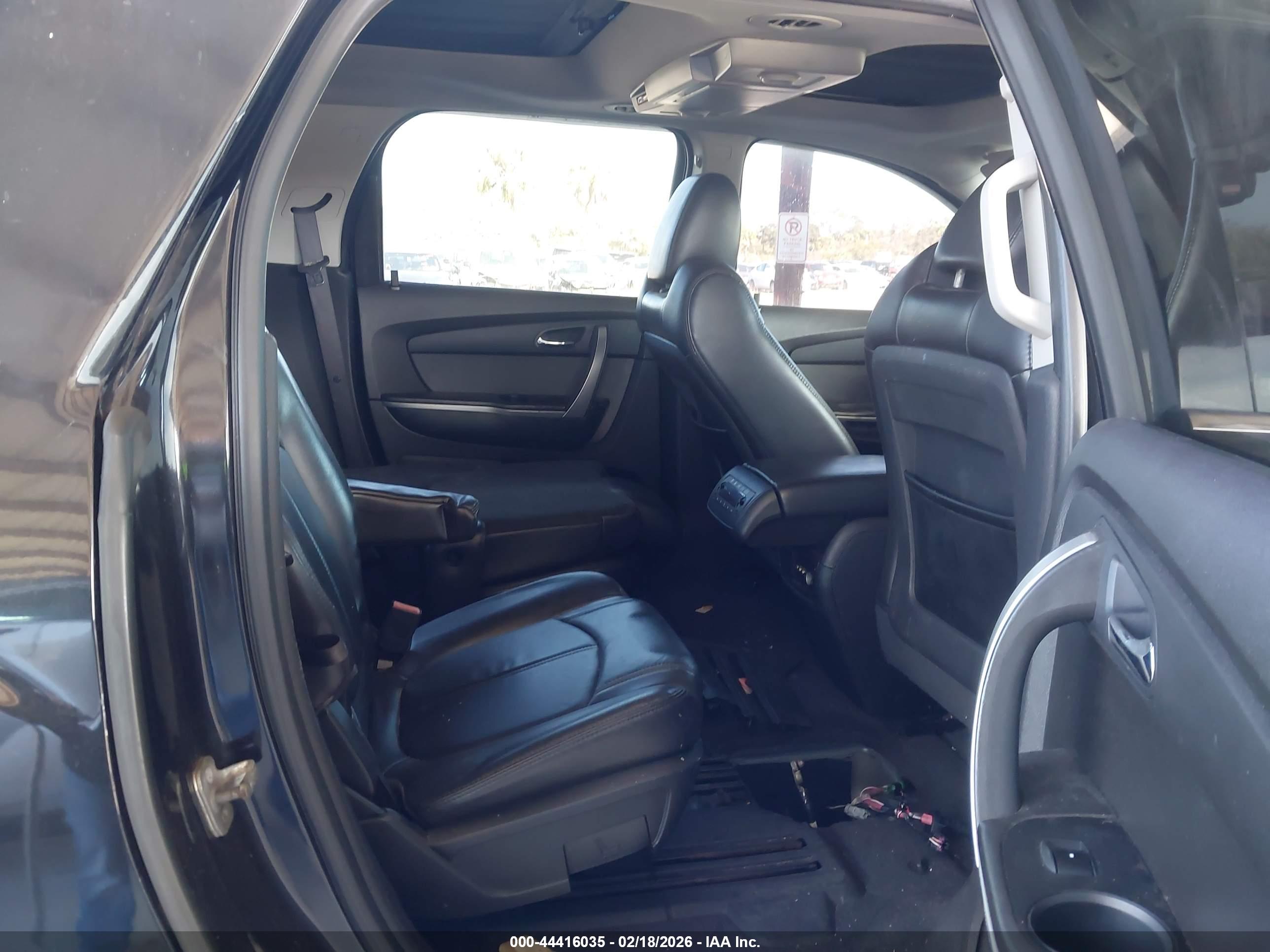 GMC ACADIA image 8