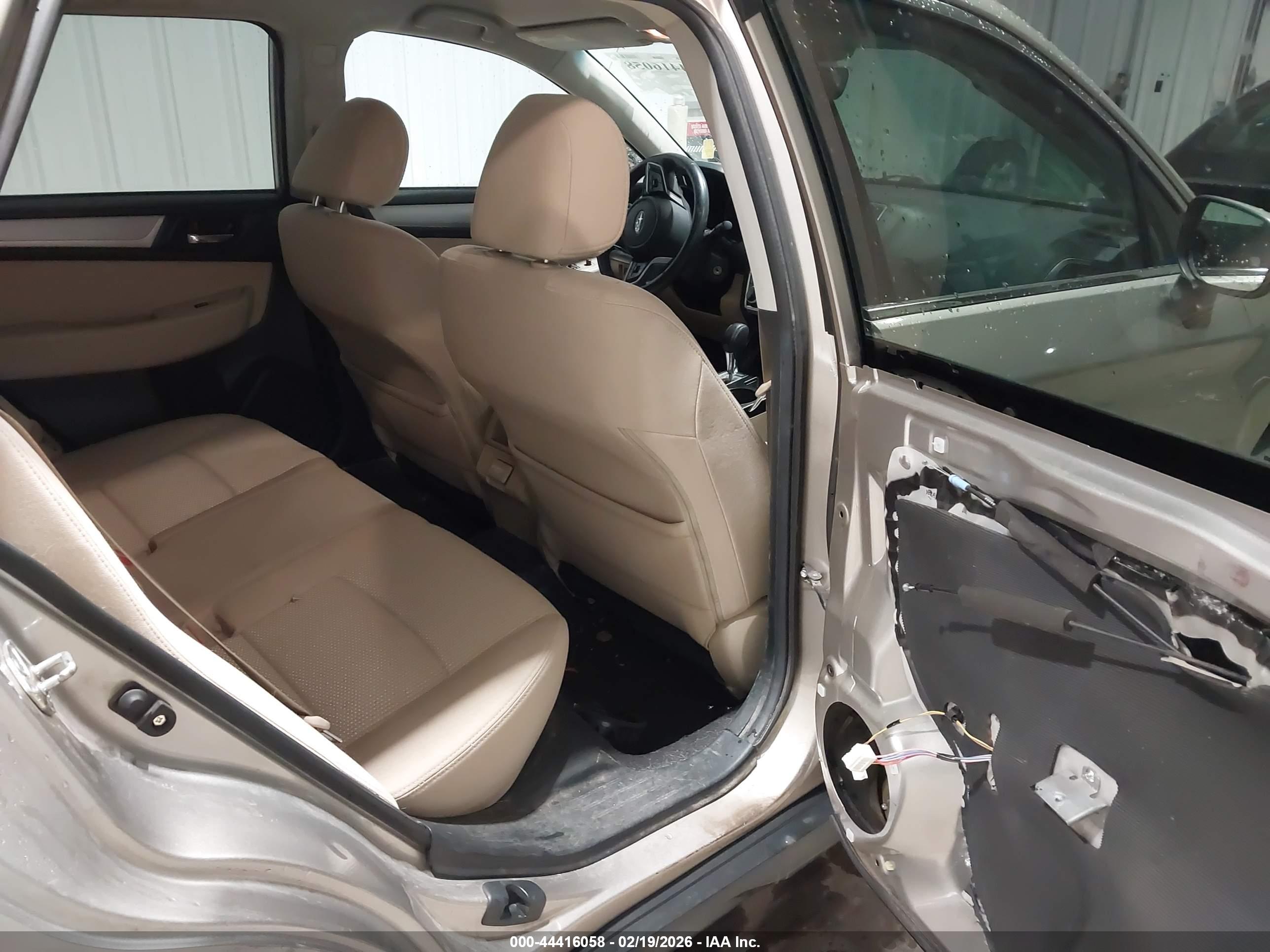 SUBARU OUTBACK image 8