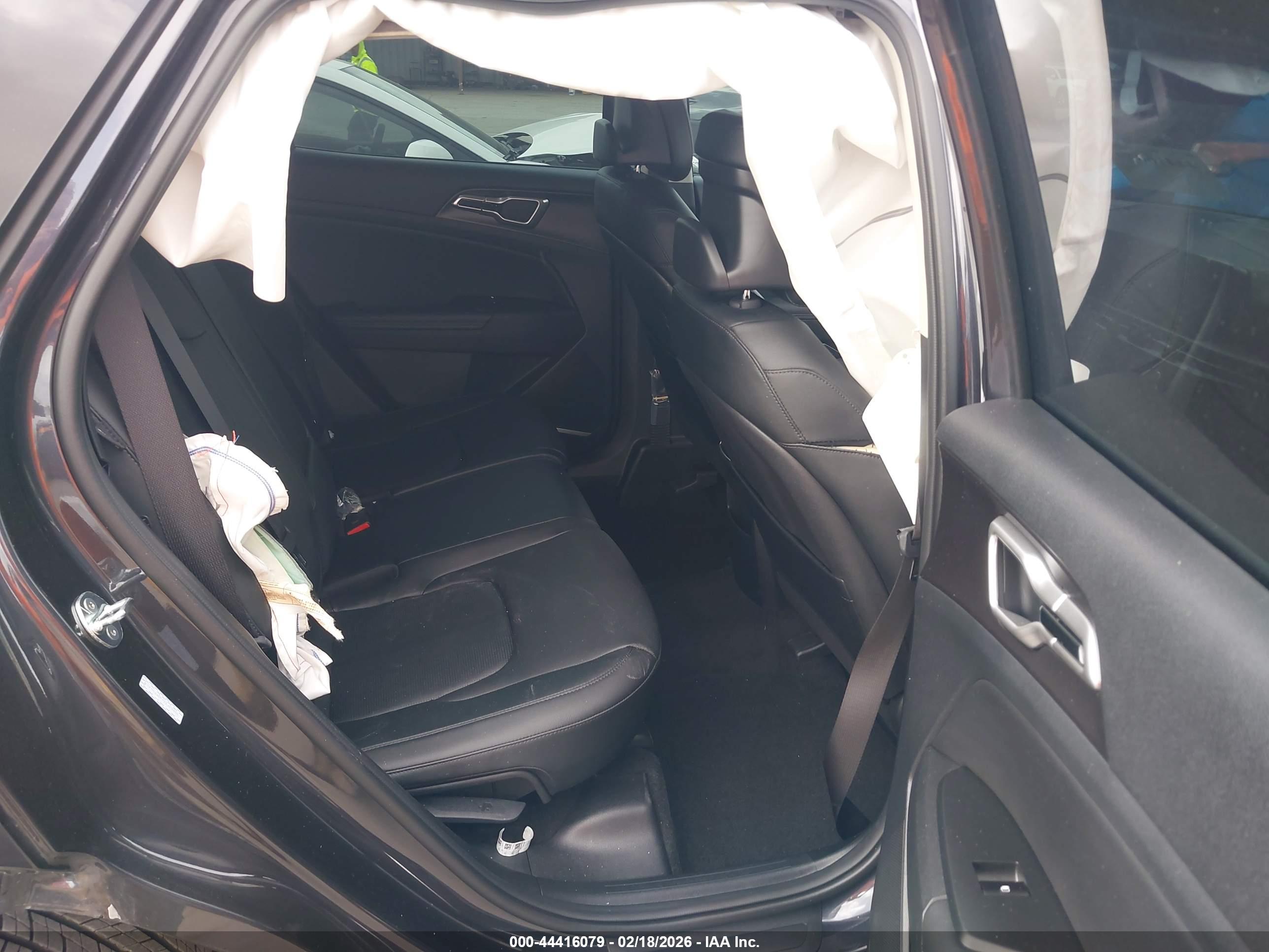 KIA SPORTAGE image 8
