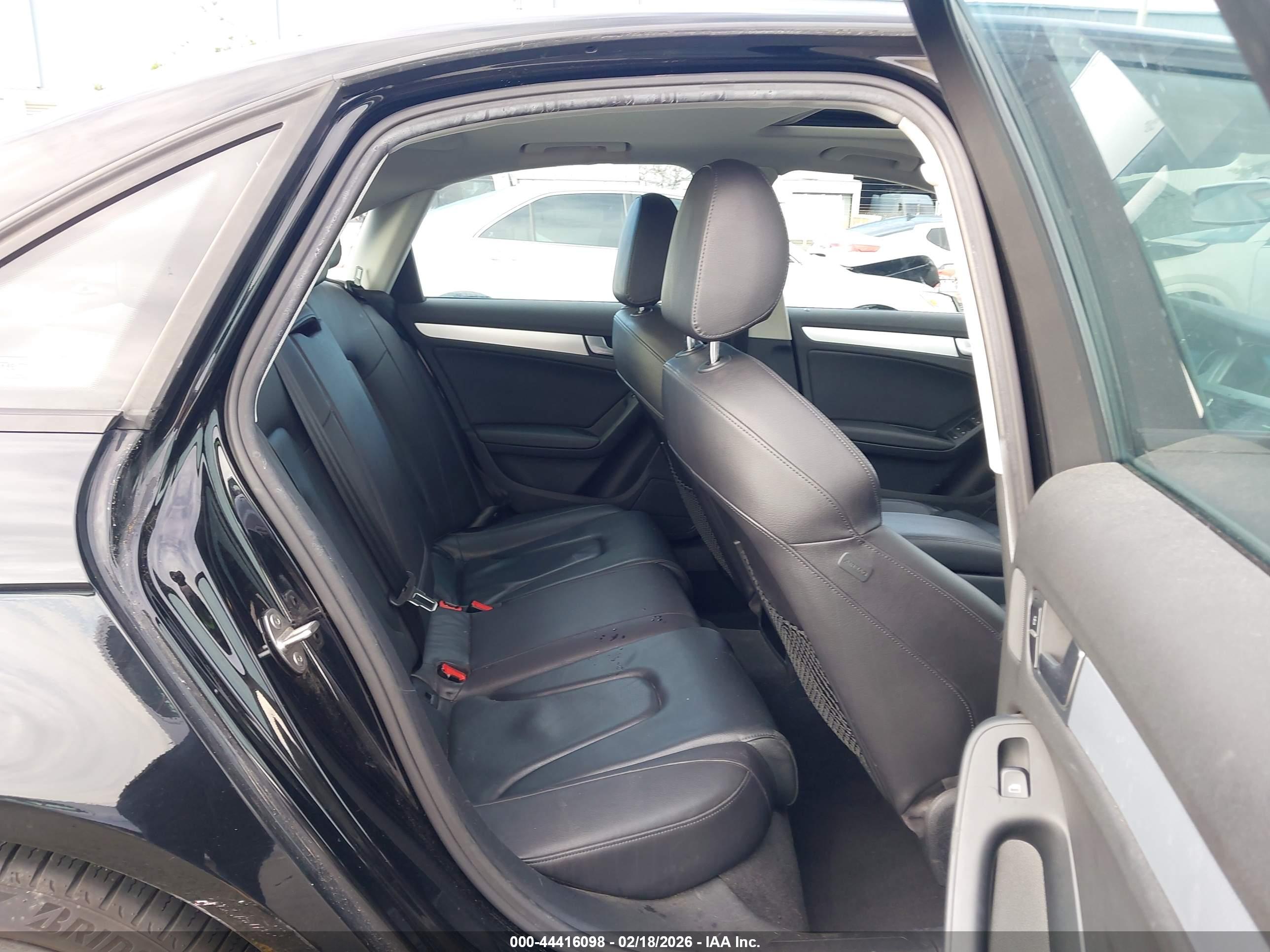 AUDI A4 image 8