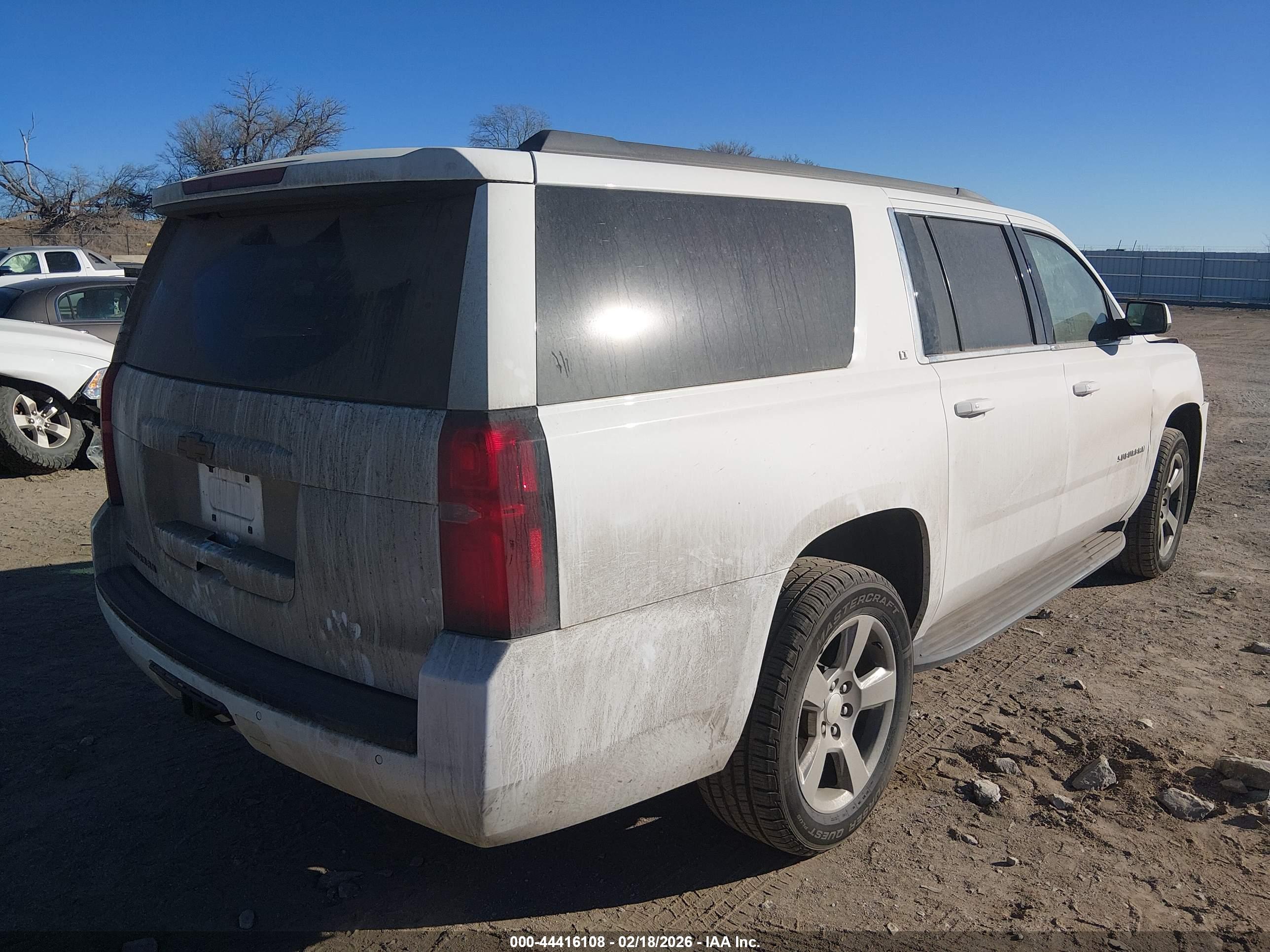 CHEVROLET SUBURBAN image 4
