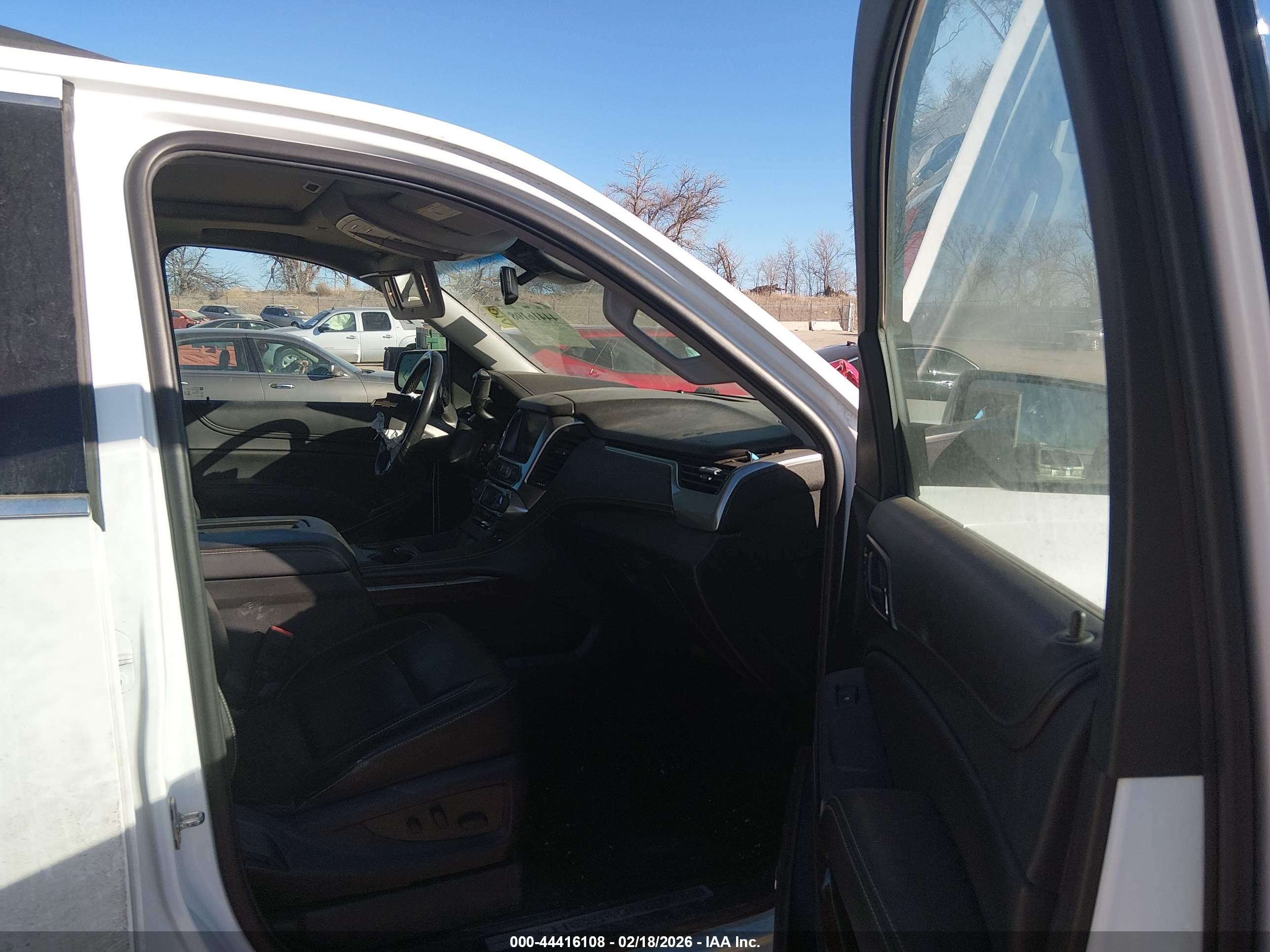 CHEVROLET SUBURBAN image 5