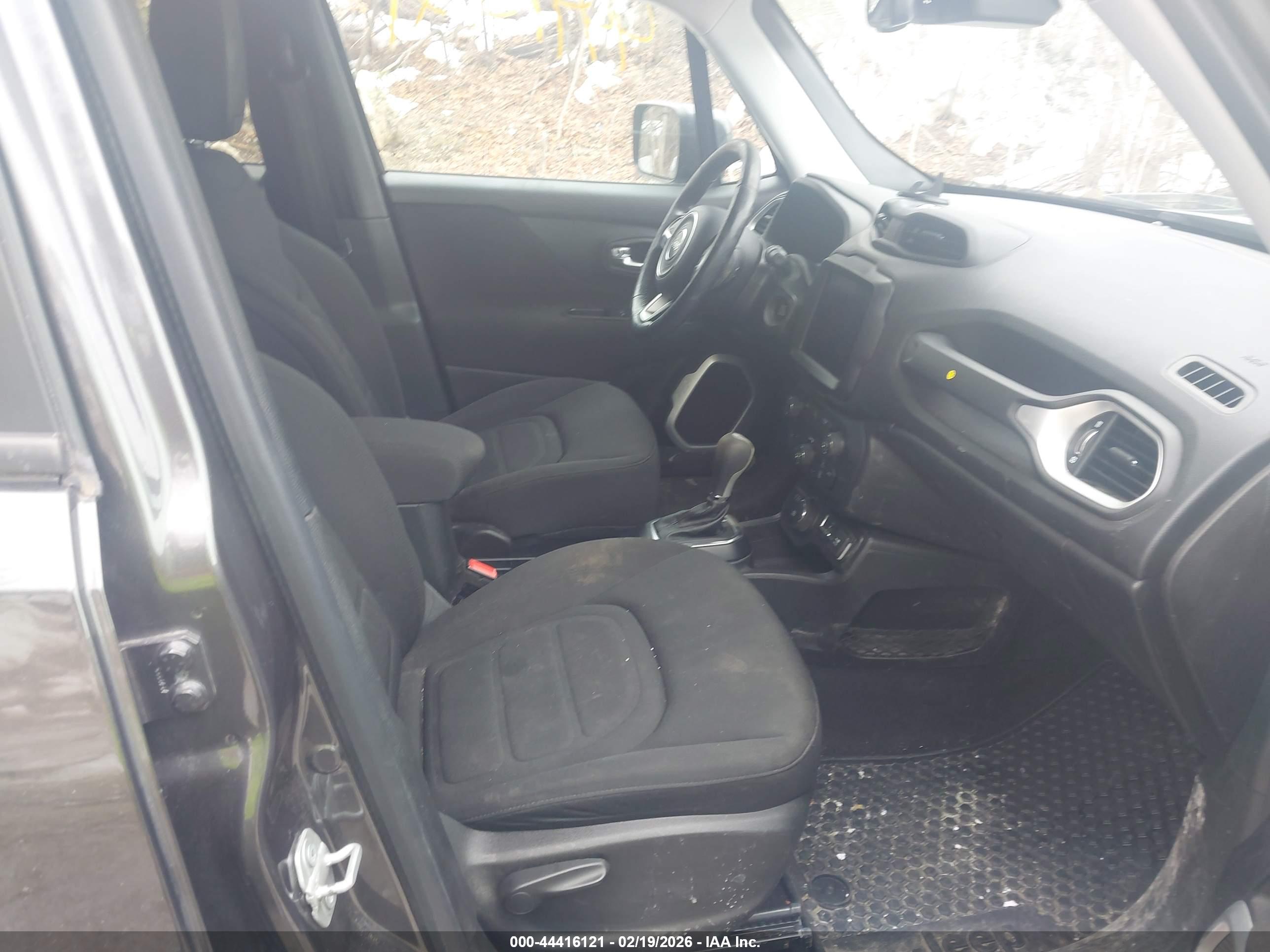 JEEP RENEGADE image 5