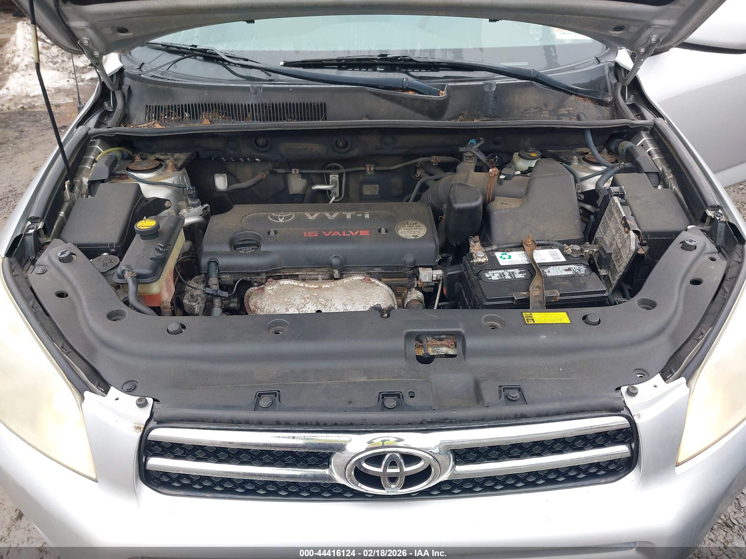TOYOTA RAV4 image 10