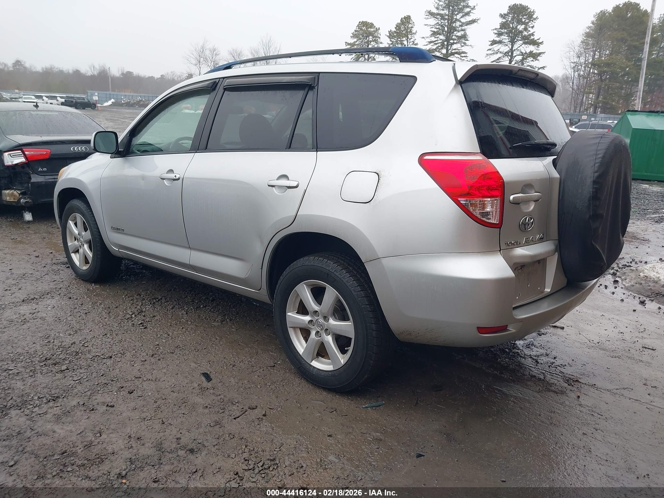 TOYOTA RAV4 image 3