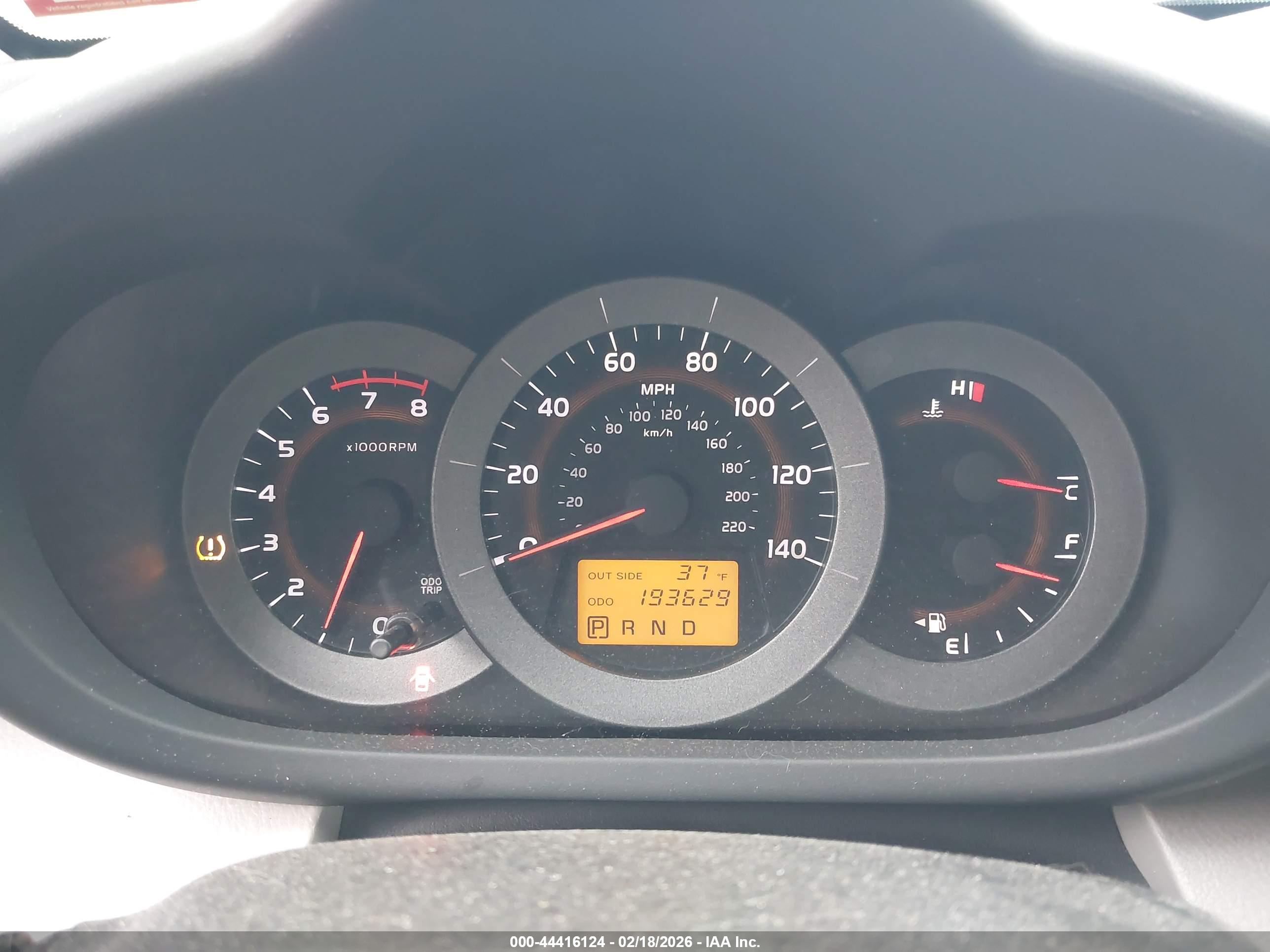 TOYOTA RAV4 image 7