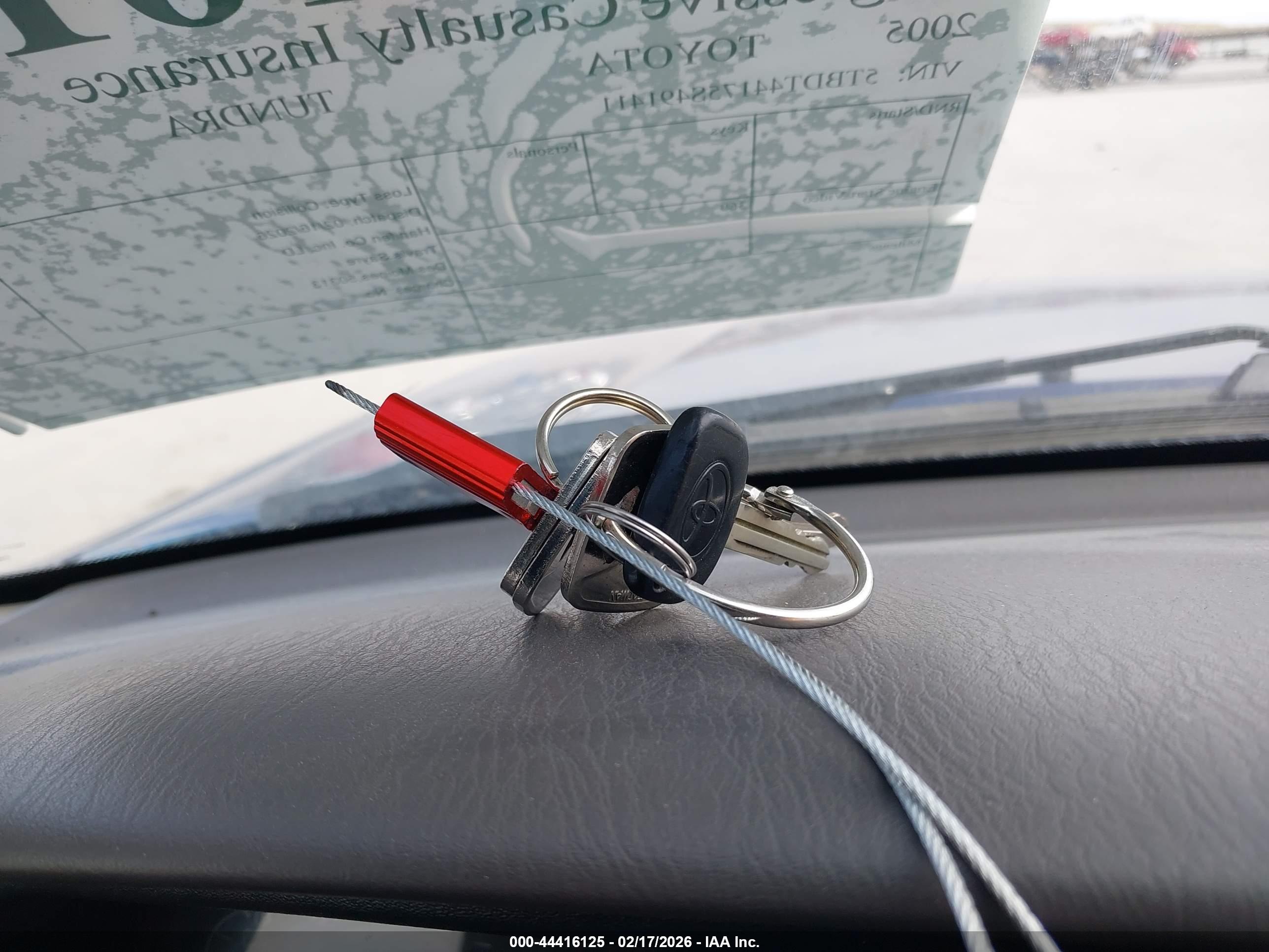 TOYOTA TUNDRA image 11