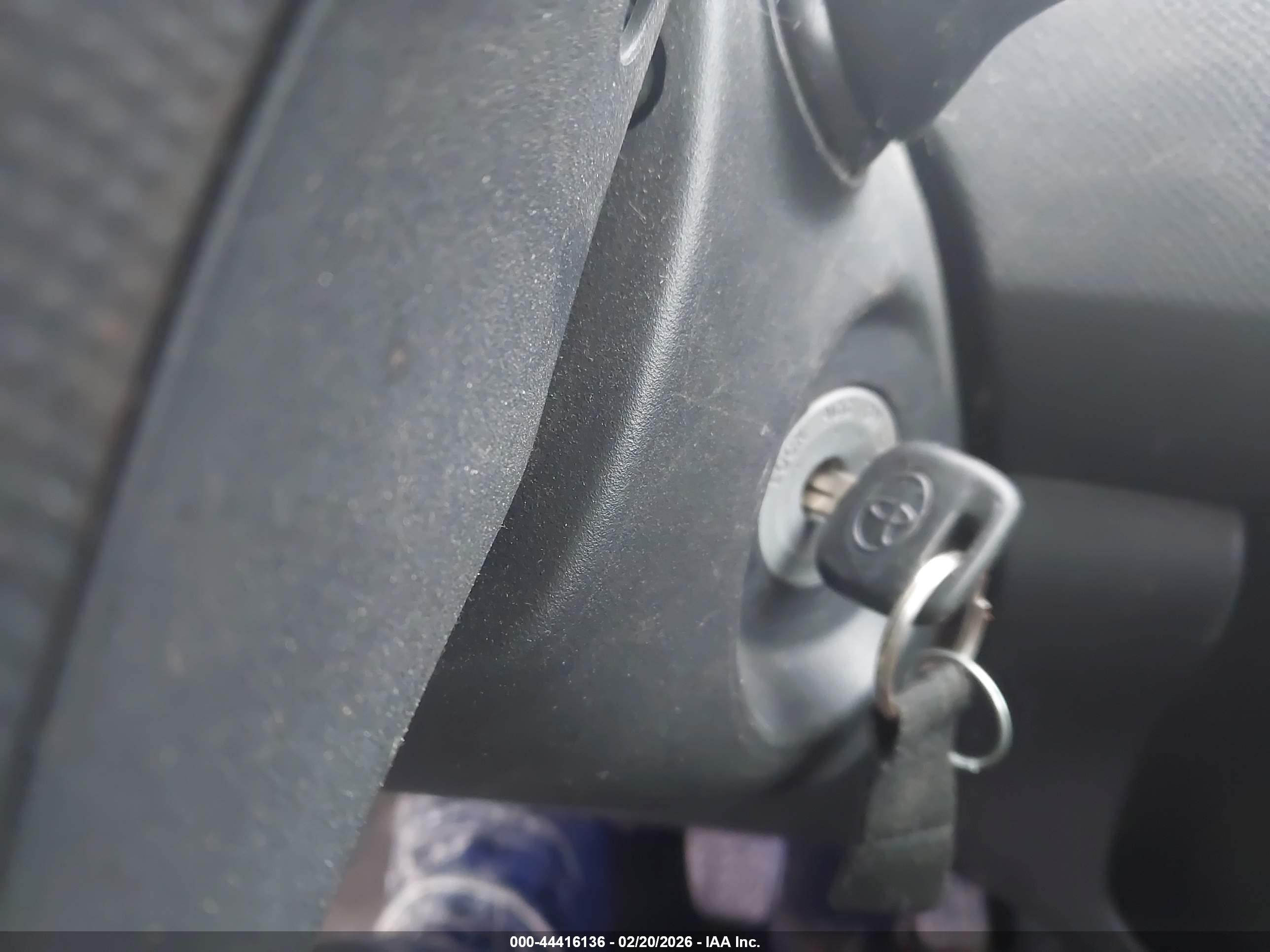 TOYOTA YARIS image 11