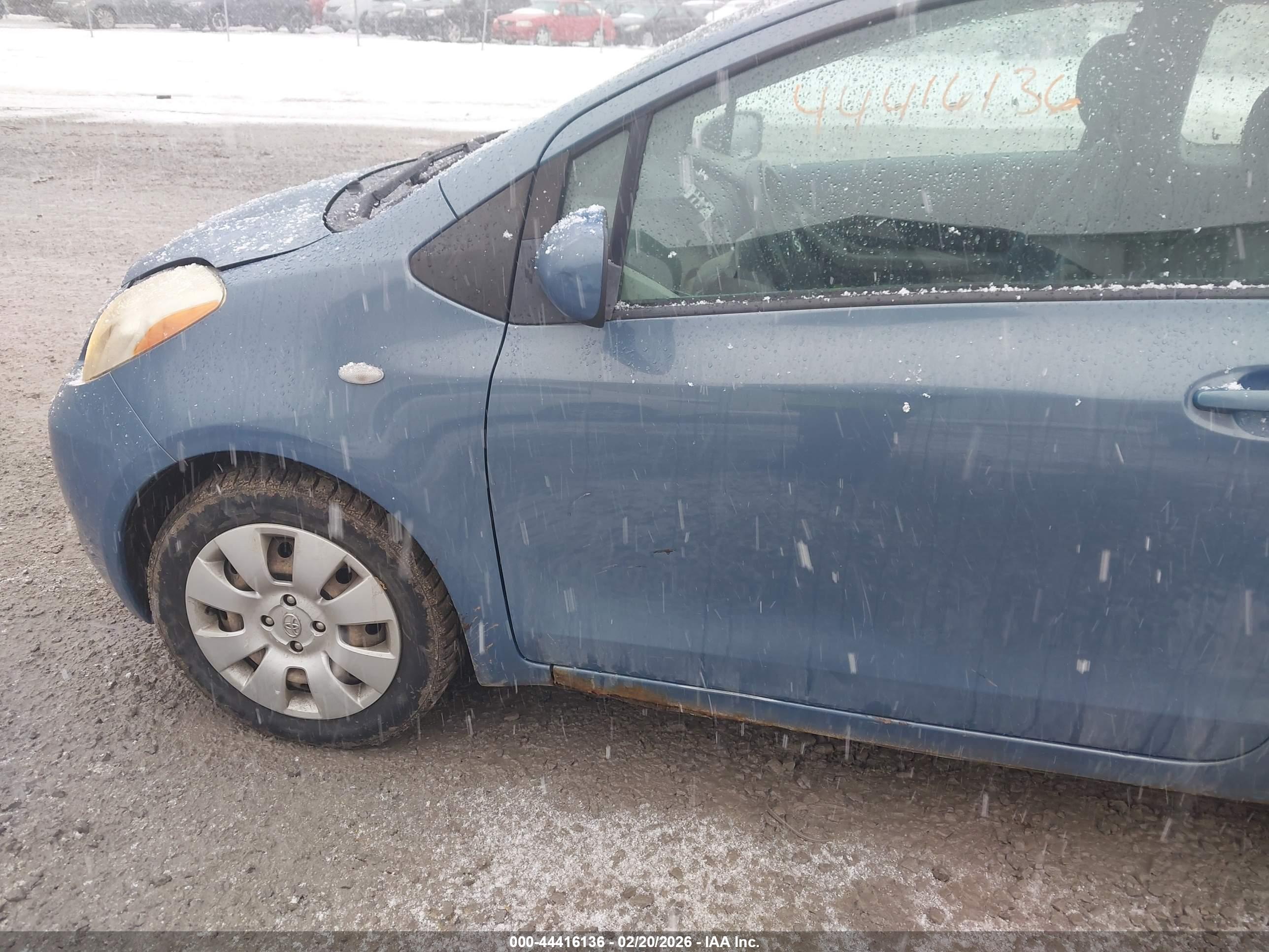 TOYOTA YARIS image 6