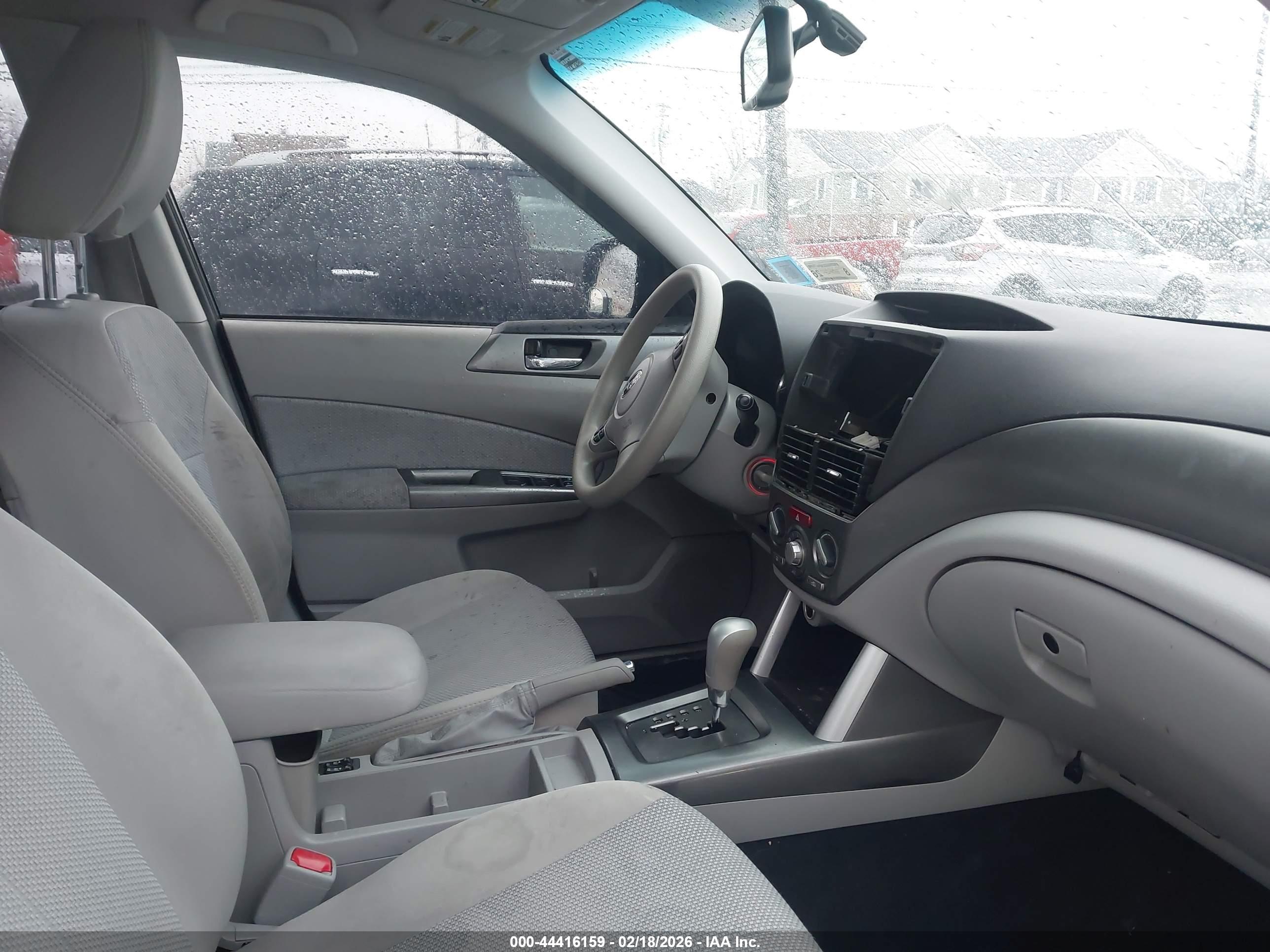 SUBARU FORESTER image 5