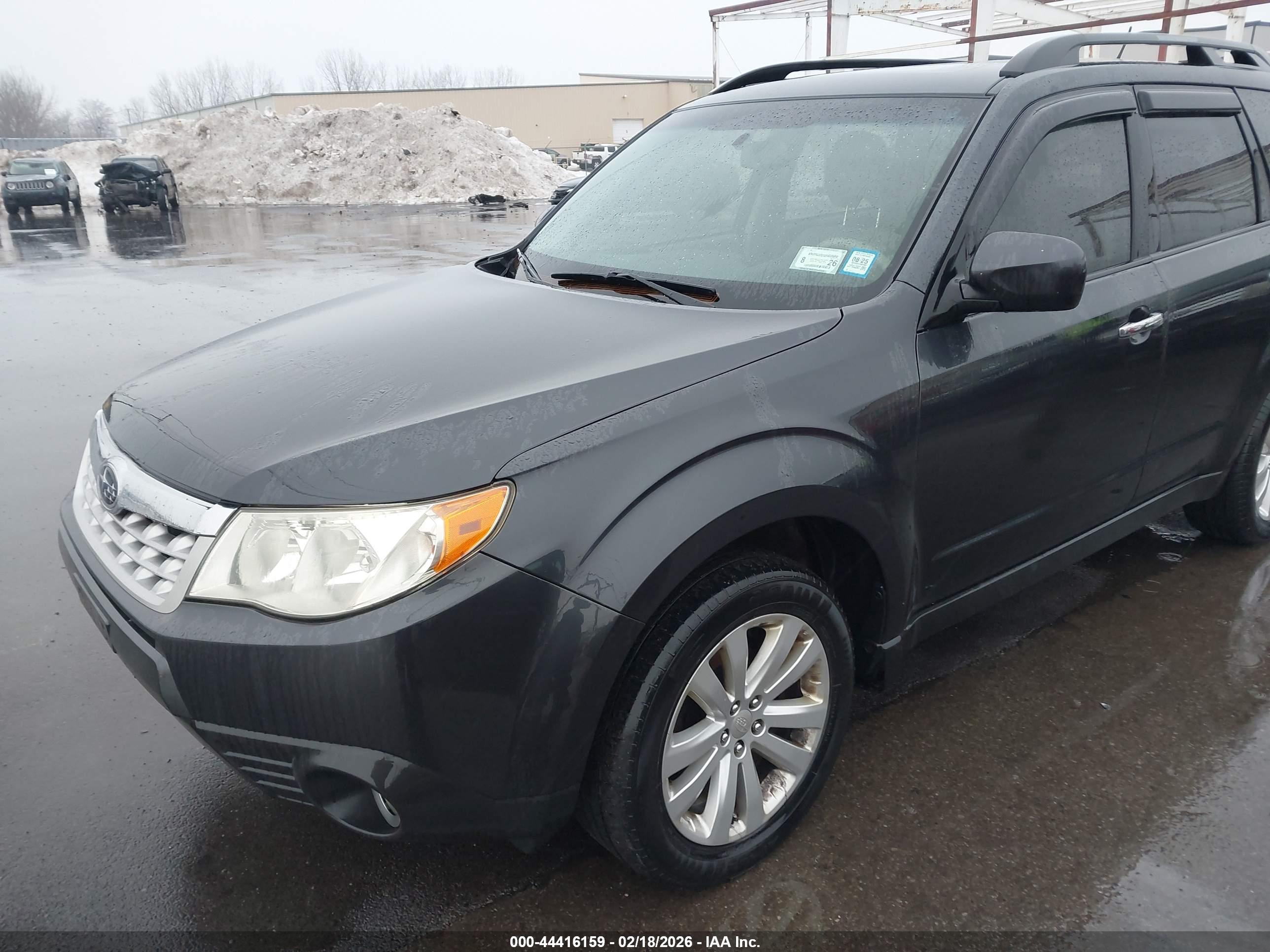 SUBARU FORESTER image 6