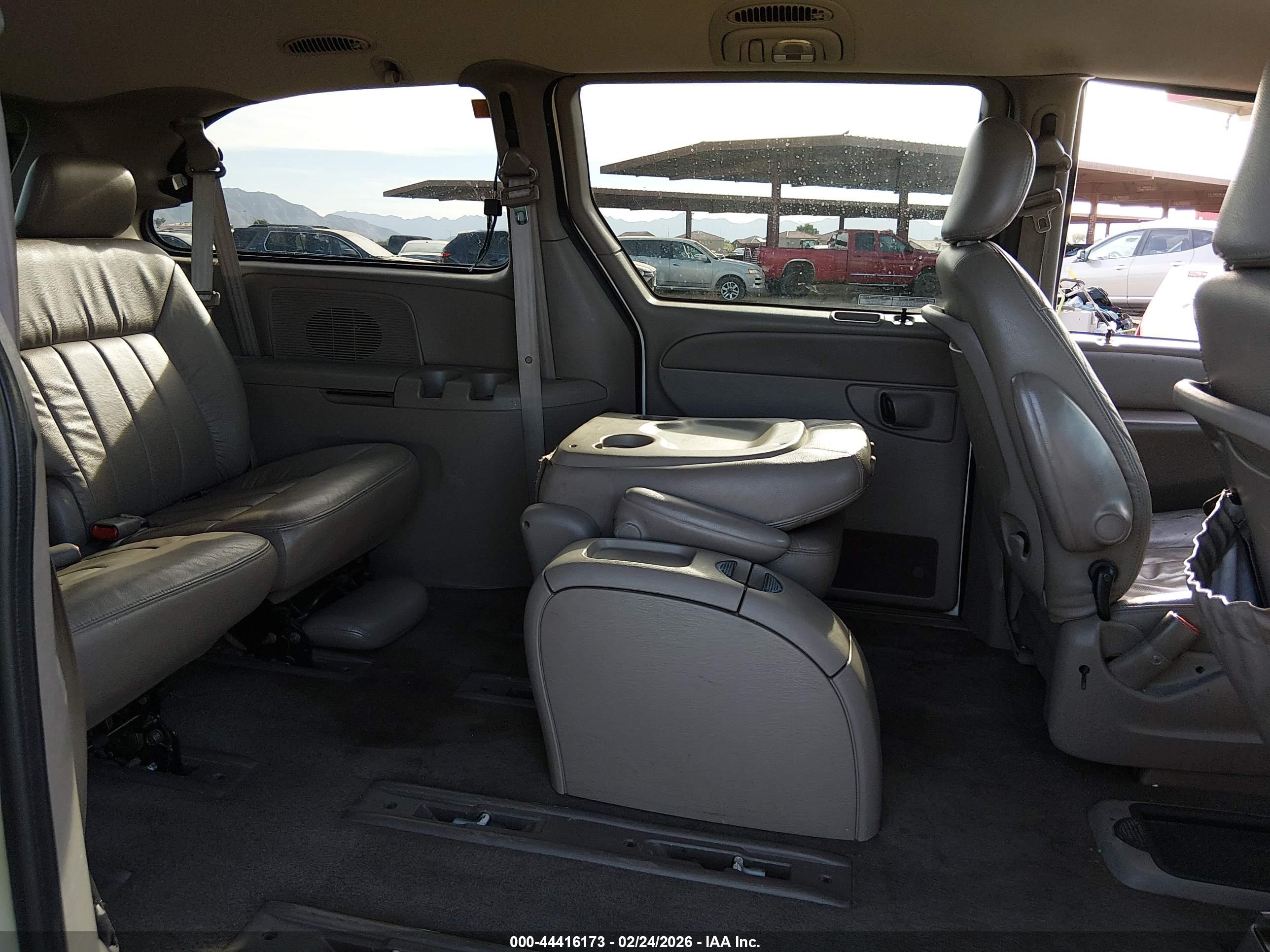 DODGE GRAND image 8