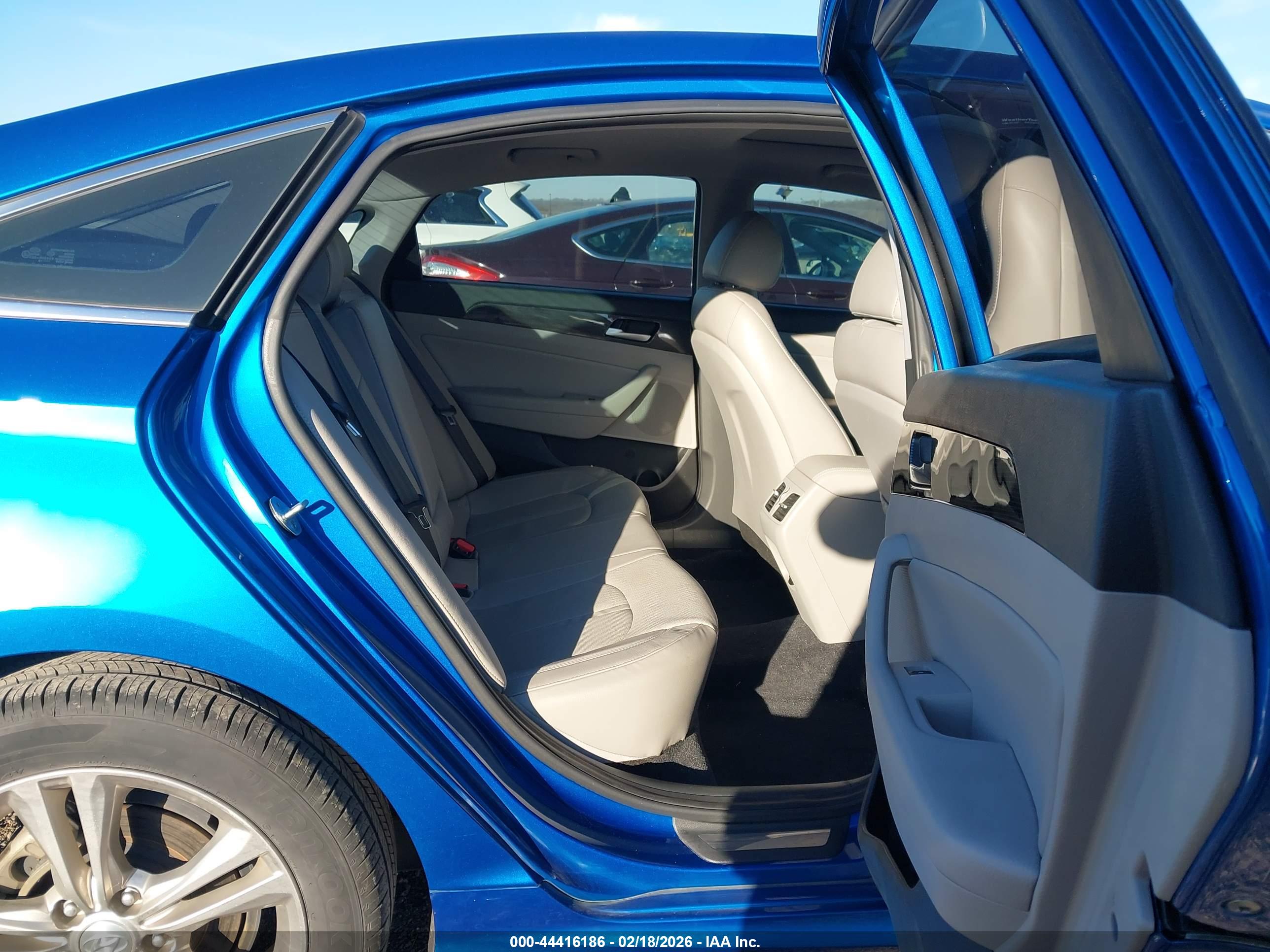 HYUNDAI SONATA image 8