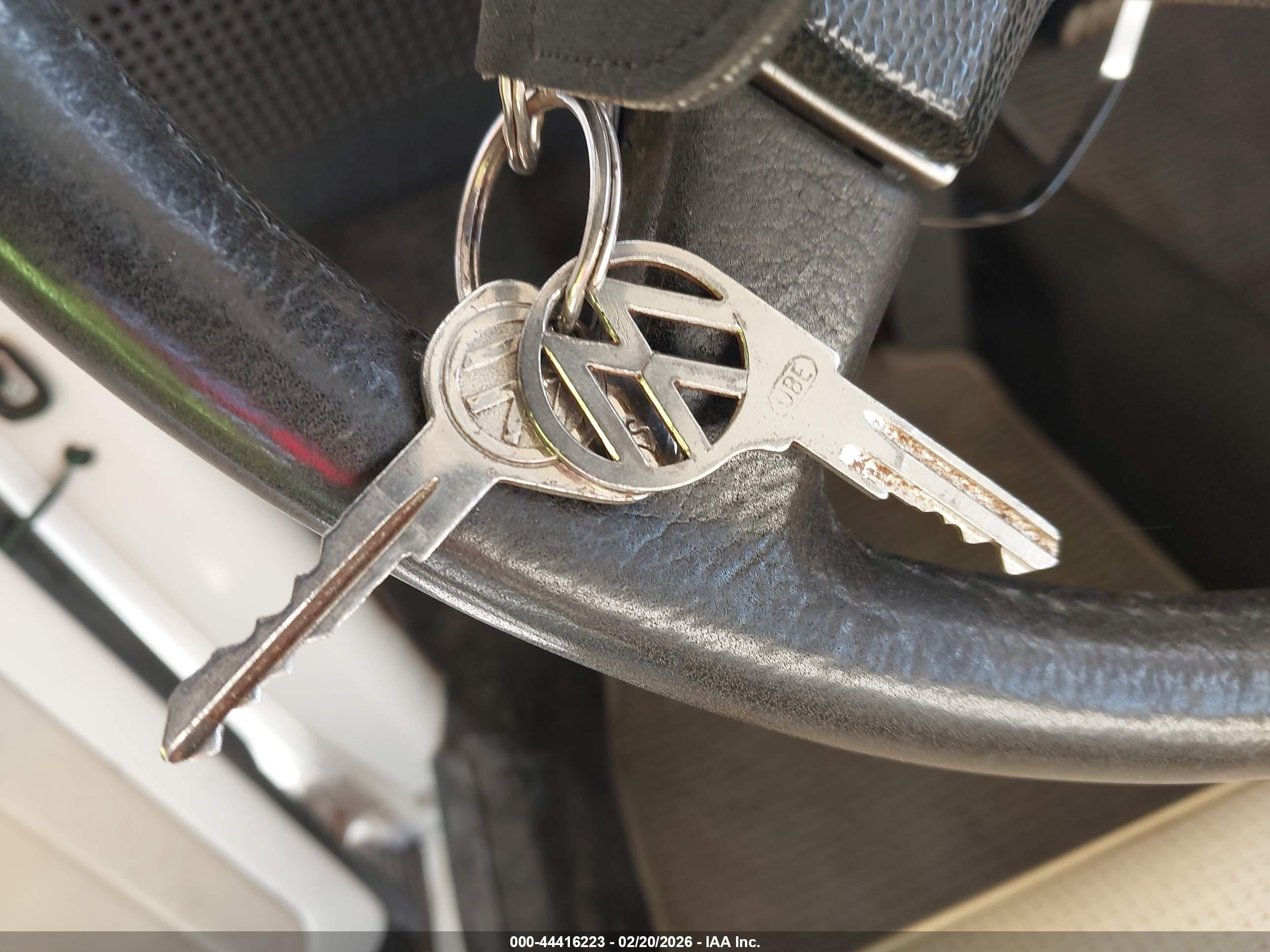 VOLKSWAGEN BEETLE image 11