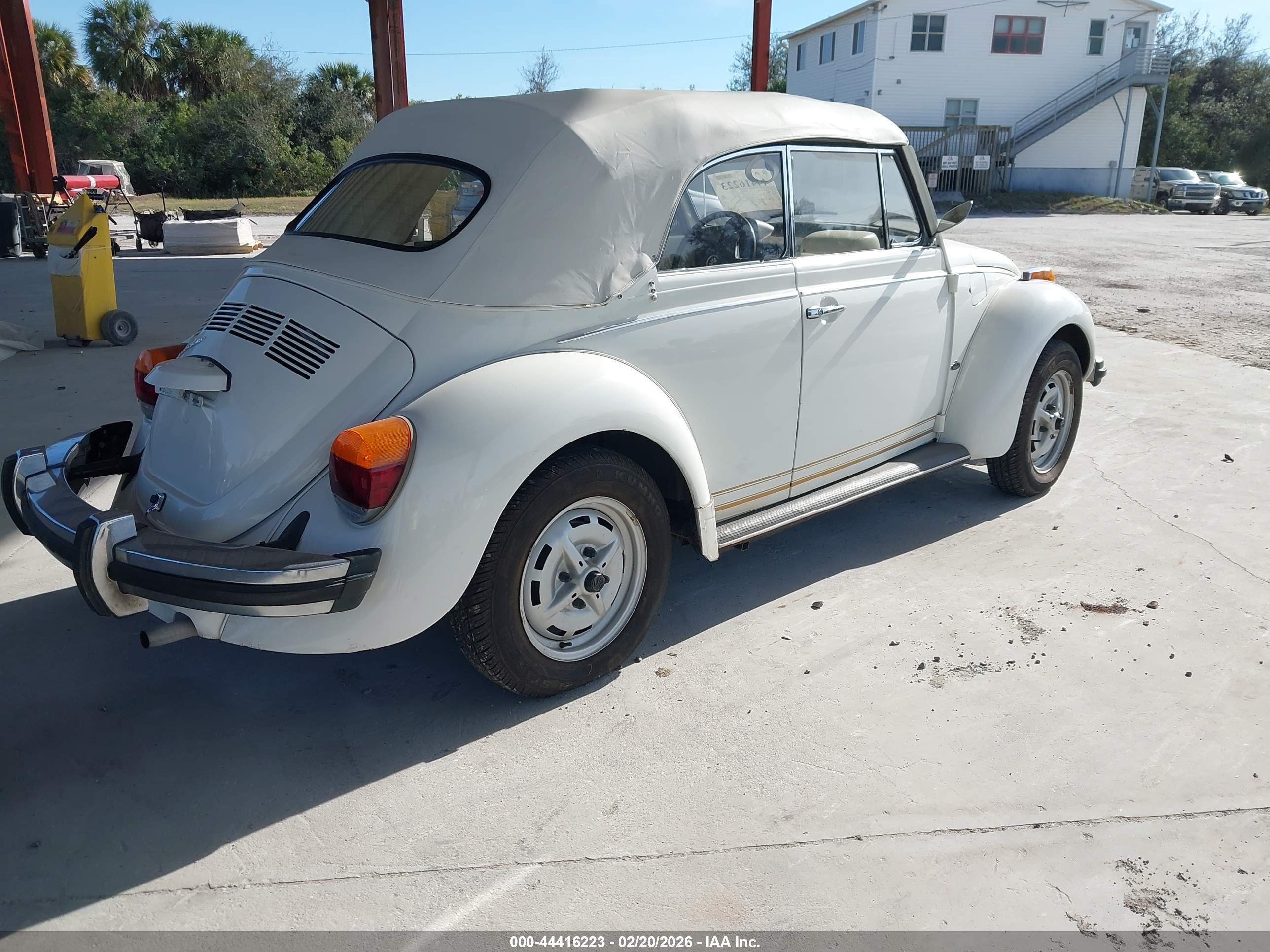 VOLKSWAGEN BEETLE image 4