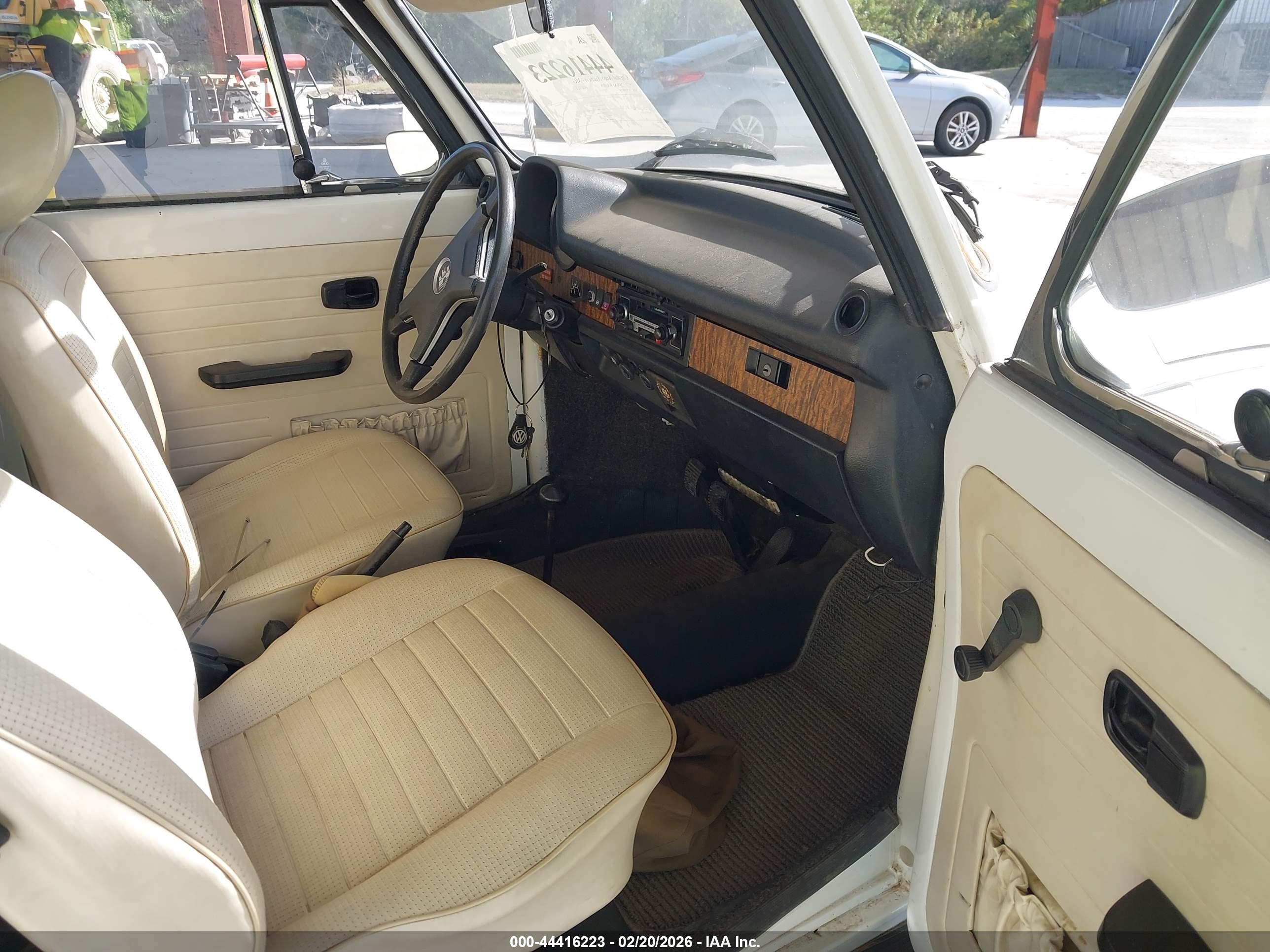 VOLKSWAGEN BEETLE image 5