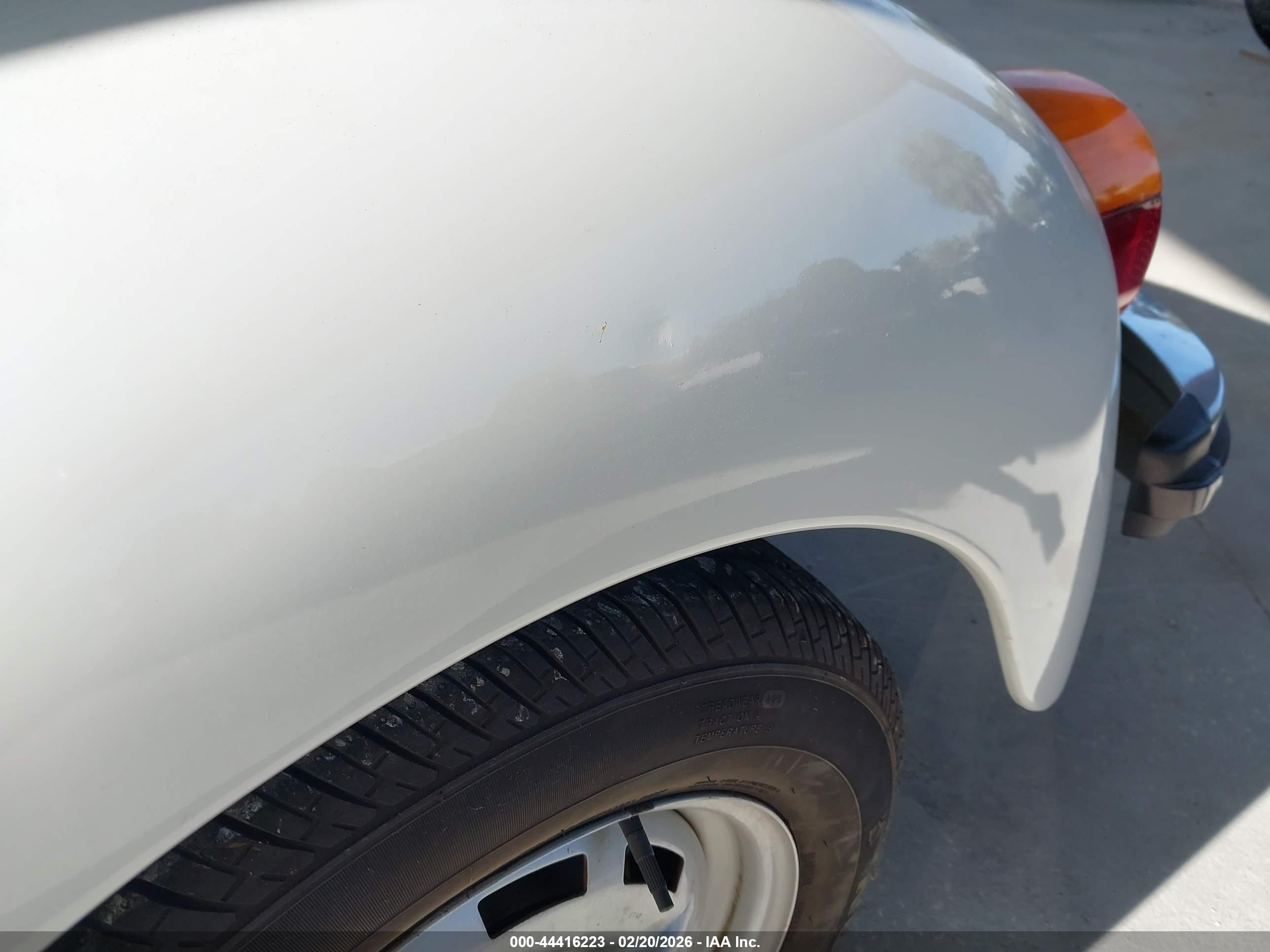 VOLKSWAGEN BEETLE image 6