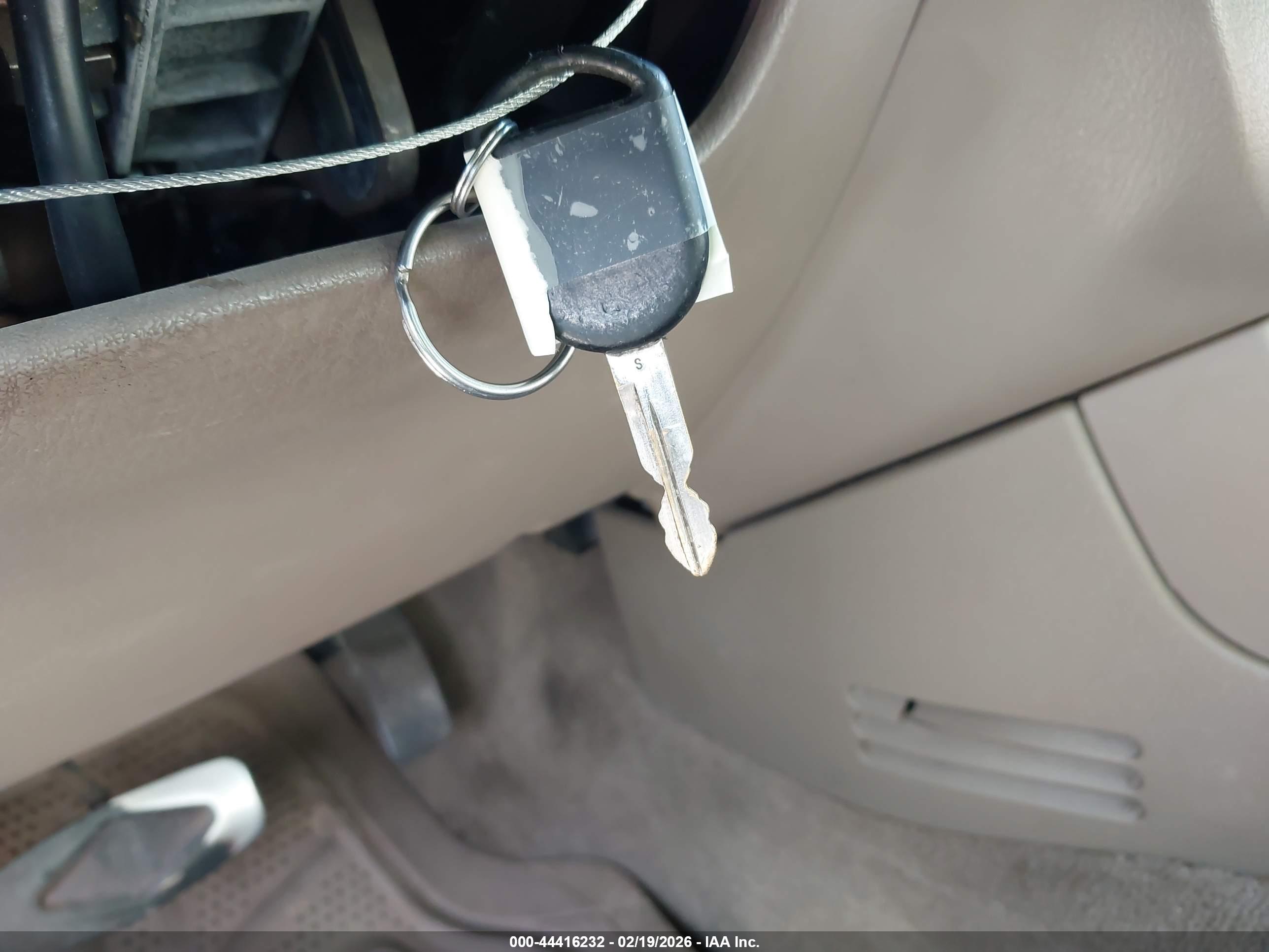 FORD EXPLORER image 11