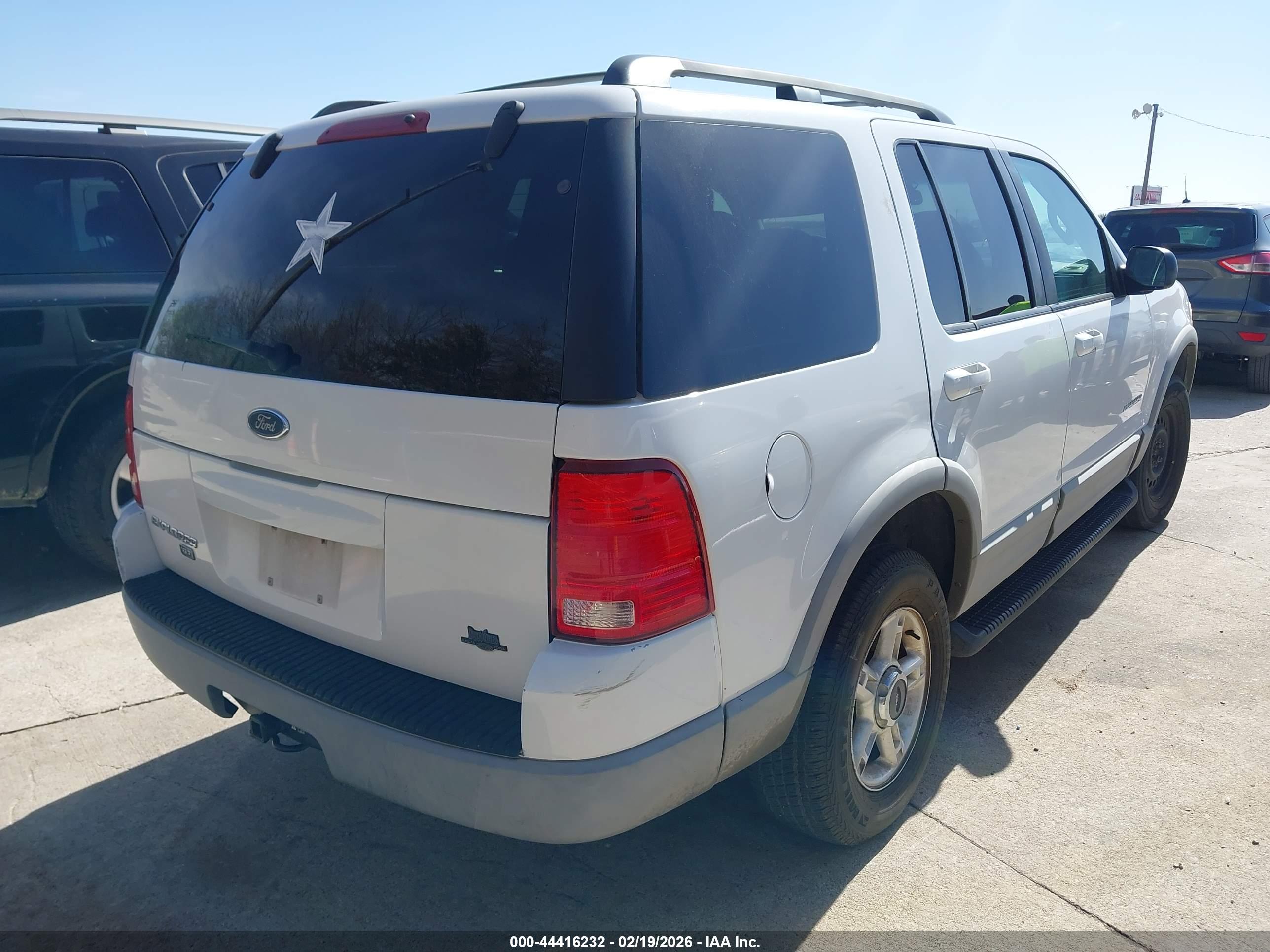 FORD EXPLORER image 4