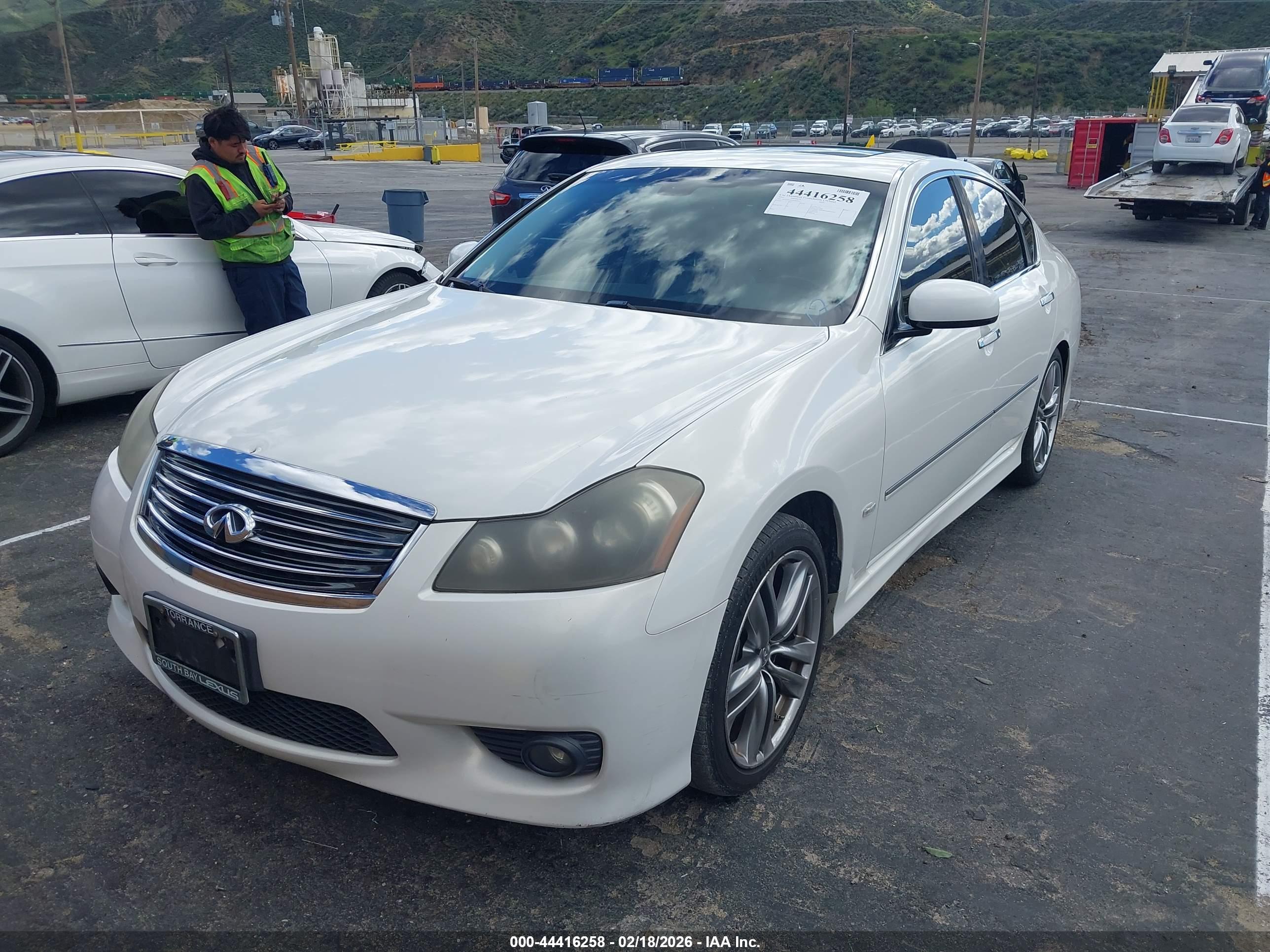 INFINITI M35 image 2