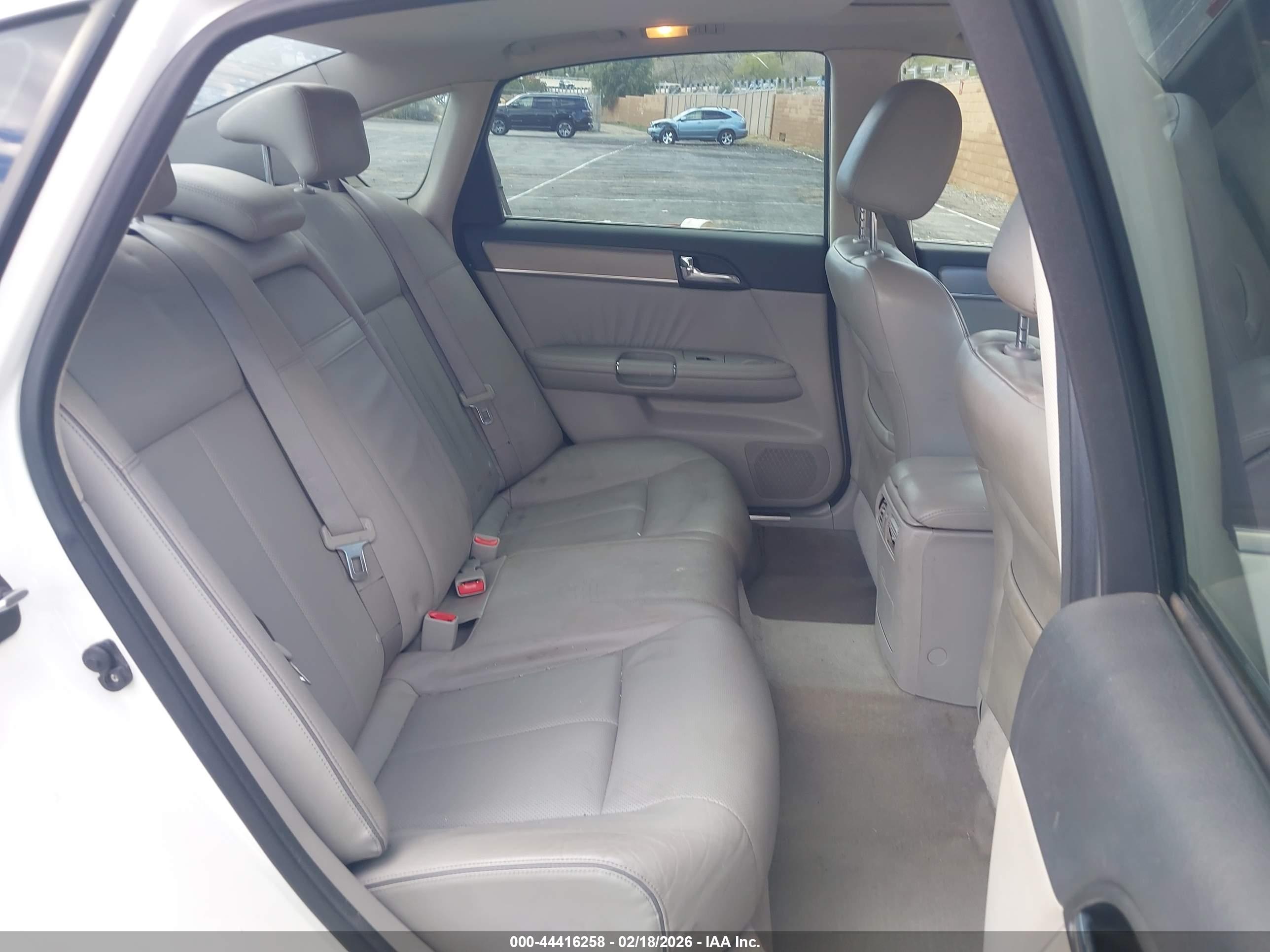 INFINITI M35 image 8