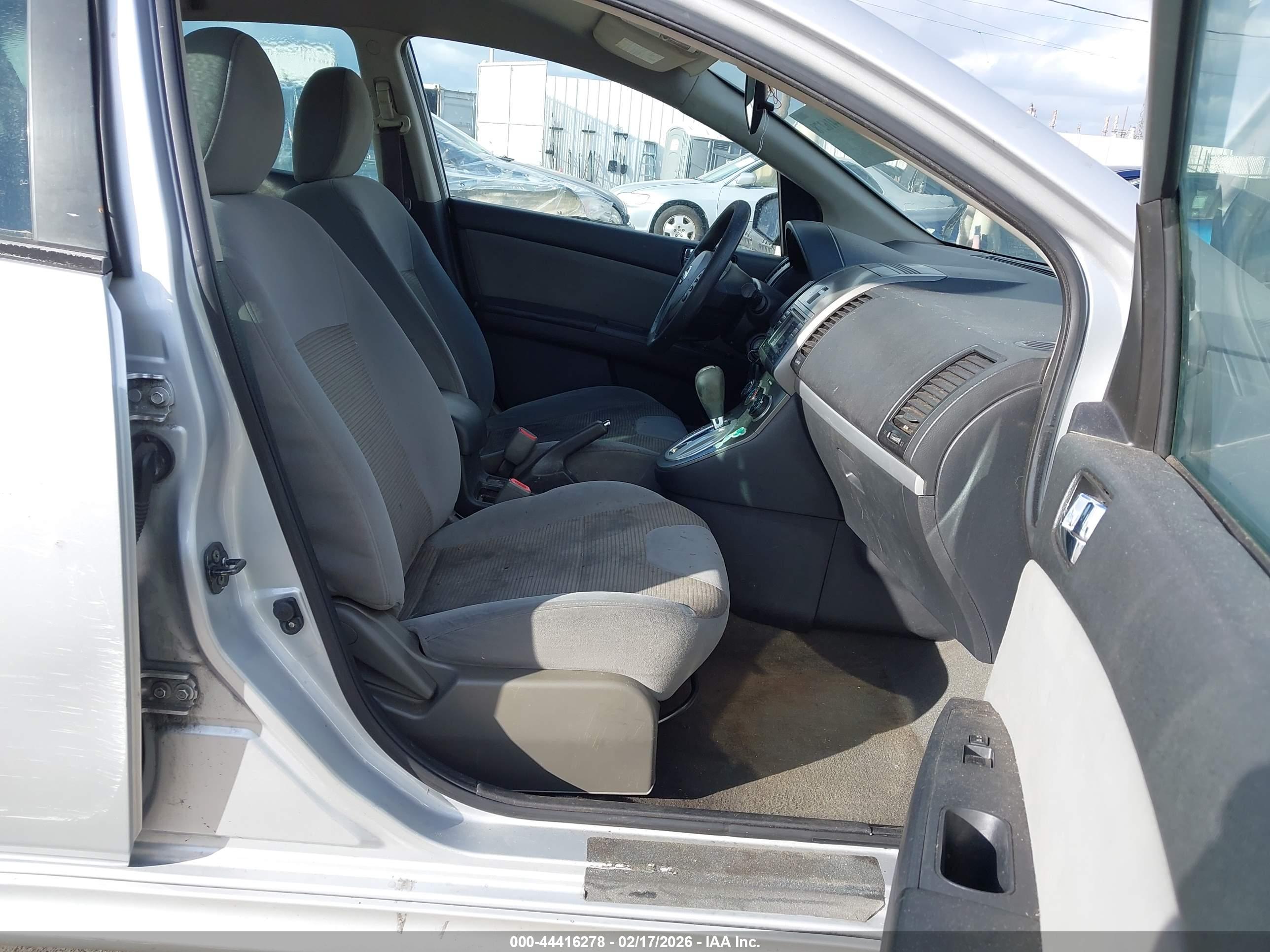 NISSAN SENTRA image 5