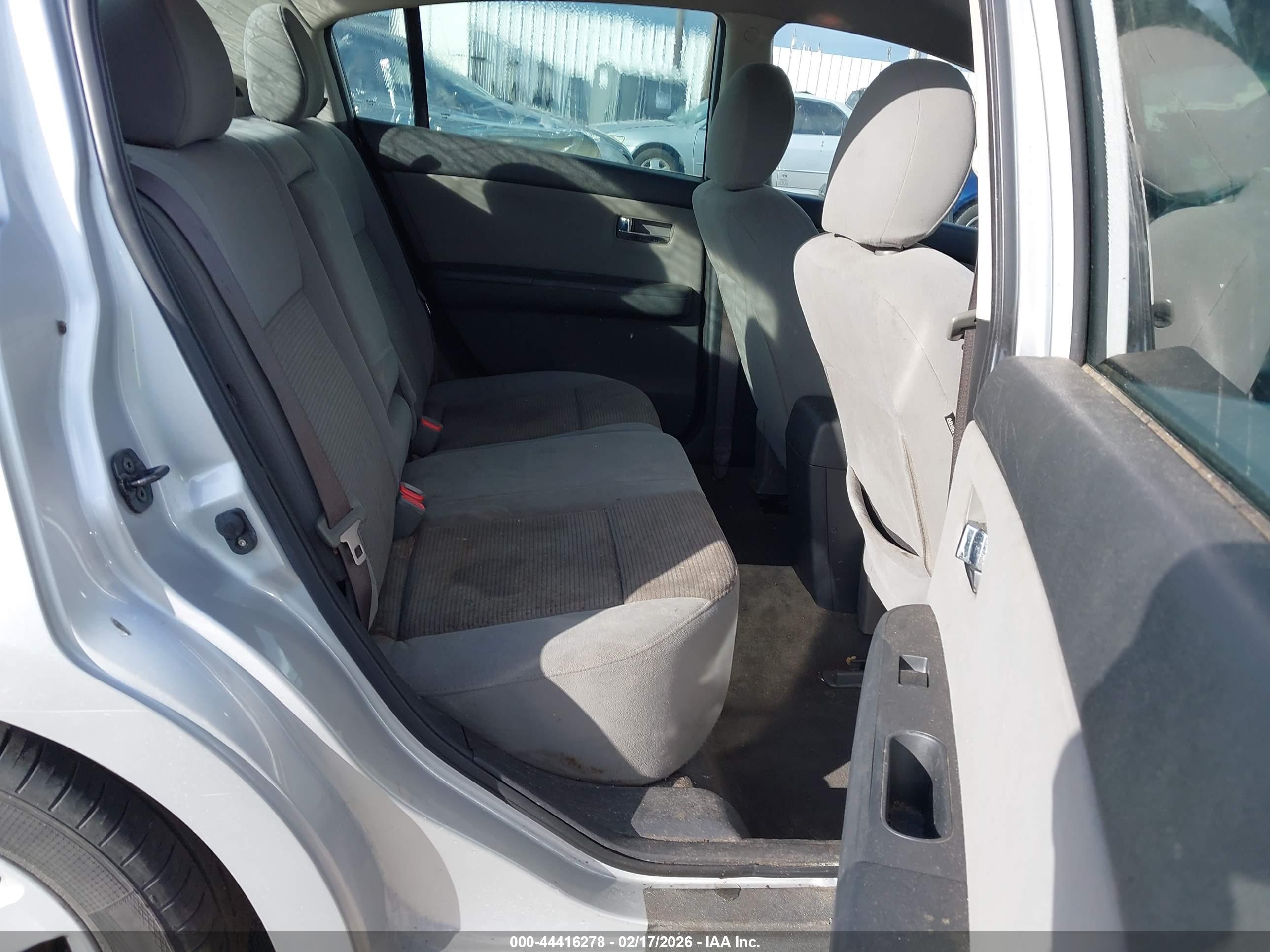 NISSAN SENTRA image 8